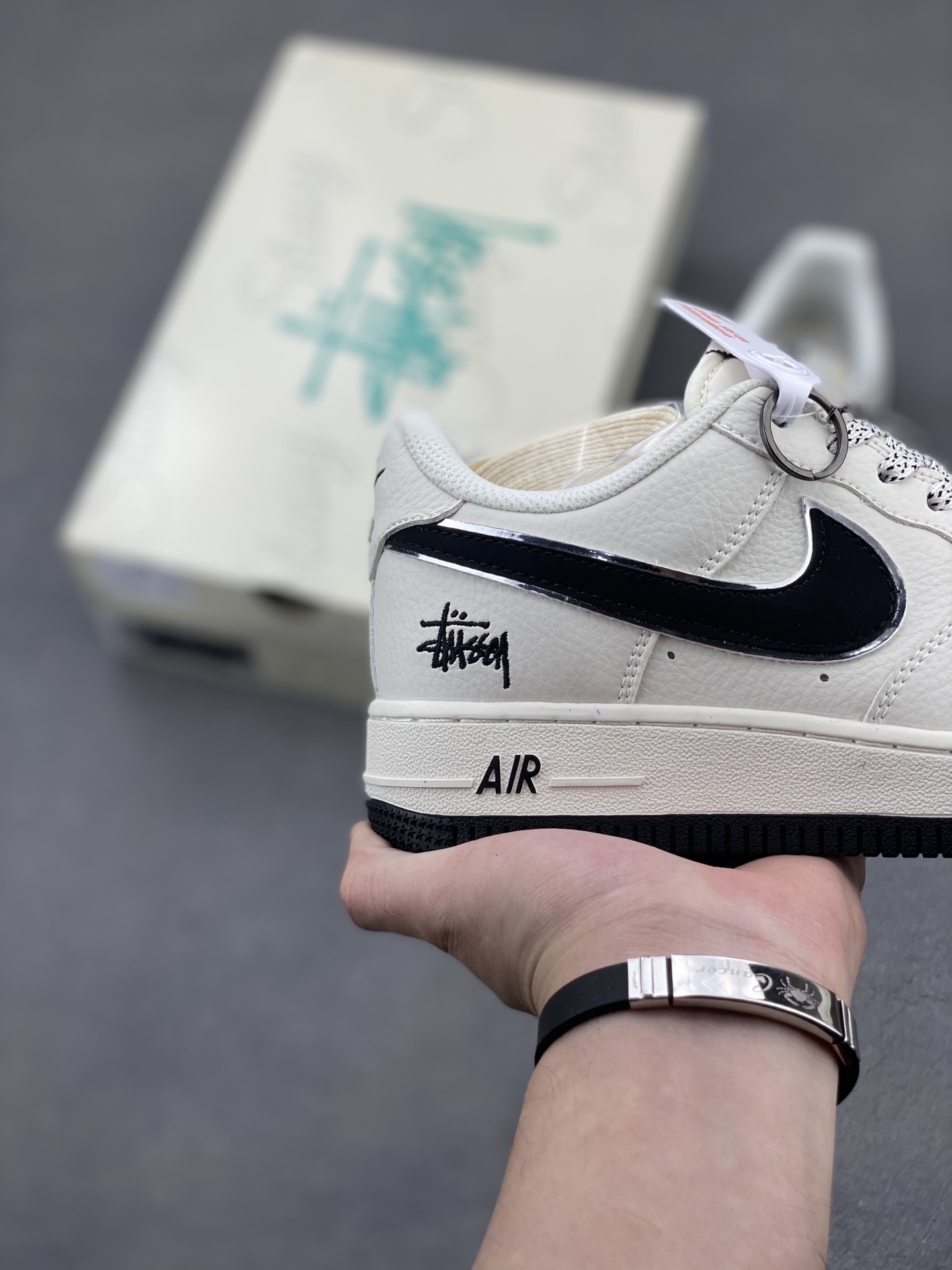 Nike Air Force 1 '07 Low Stüssy Fossil Sneakers 6 i1747337290357 8287 0 4