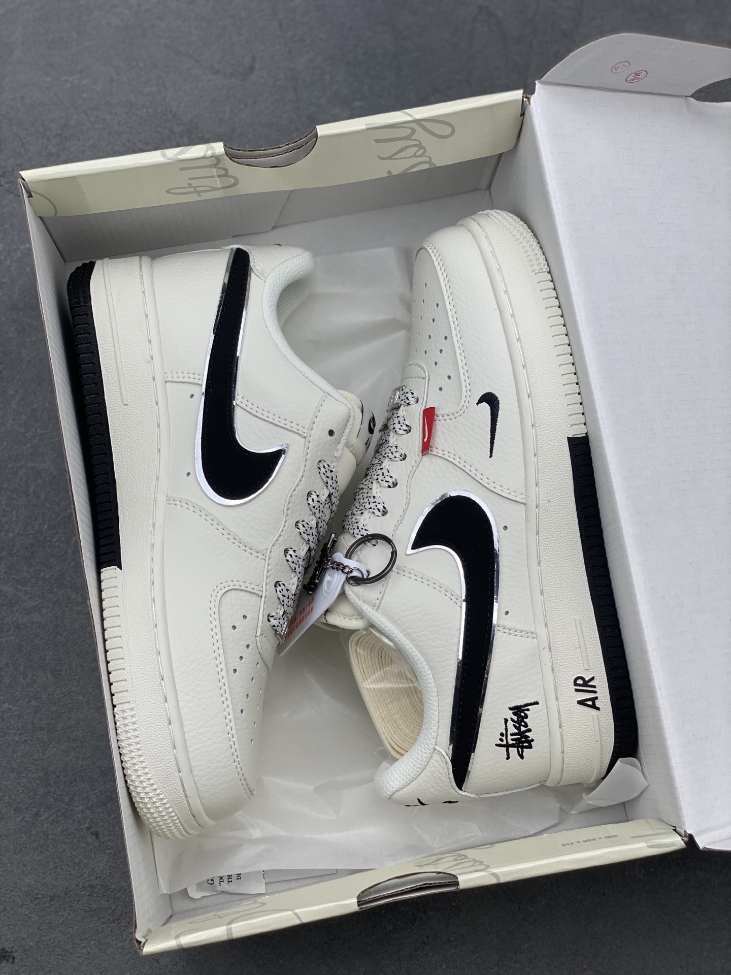 Nike Air Force 1 '07 Low Stüssy Fossil Sneakers 10 i1747337295302 1680 0 8