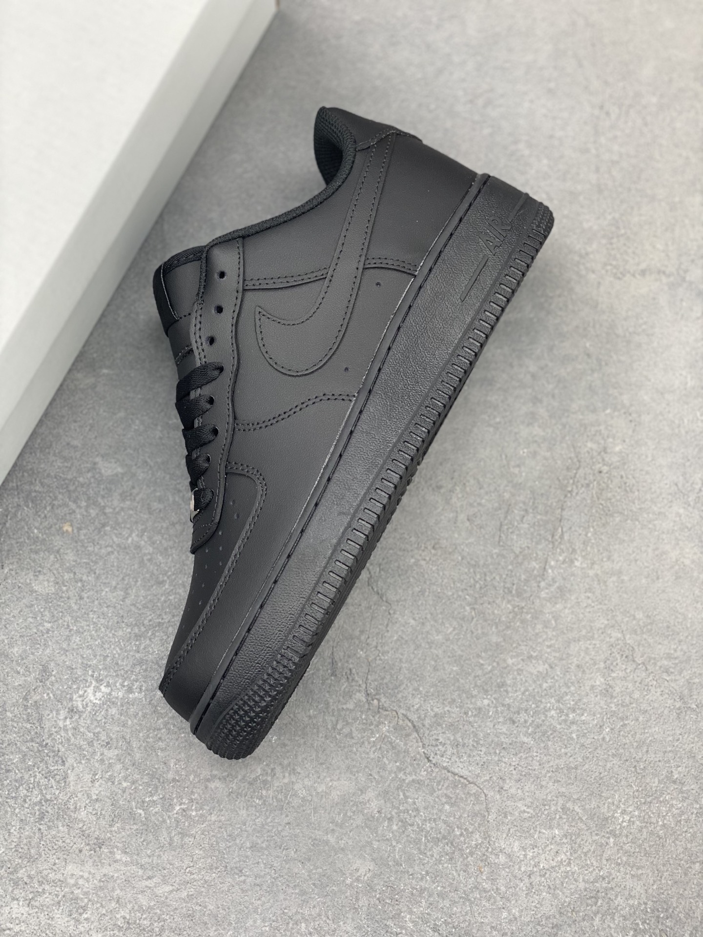 Nike Air Force 1 Low '07 Black Sneakers - Iconic Style & Comfort 8 i1747337372905 3988 0 6
