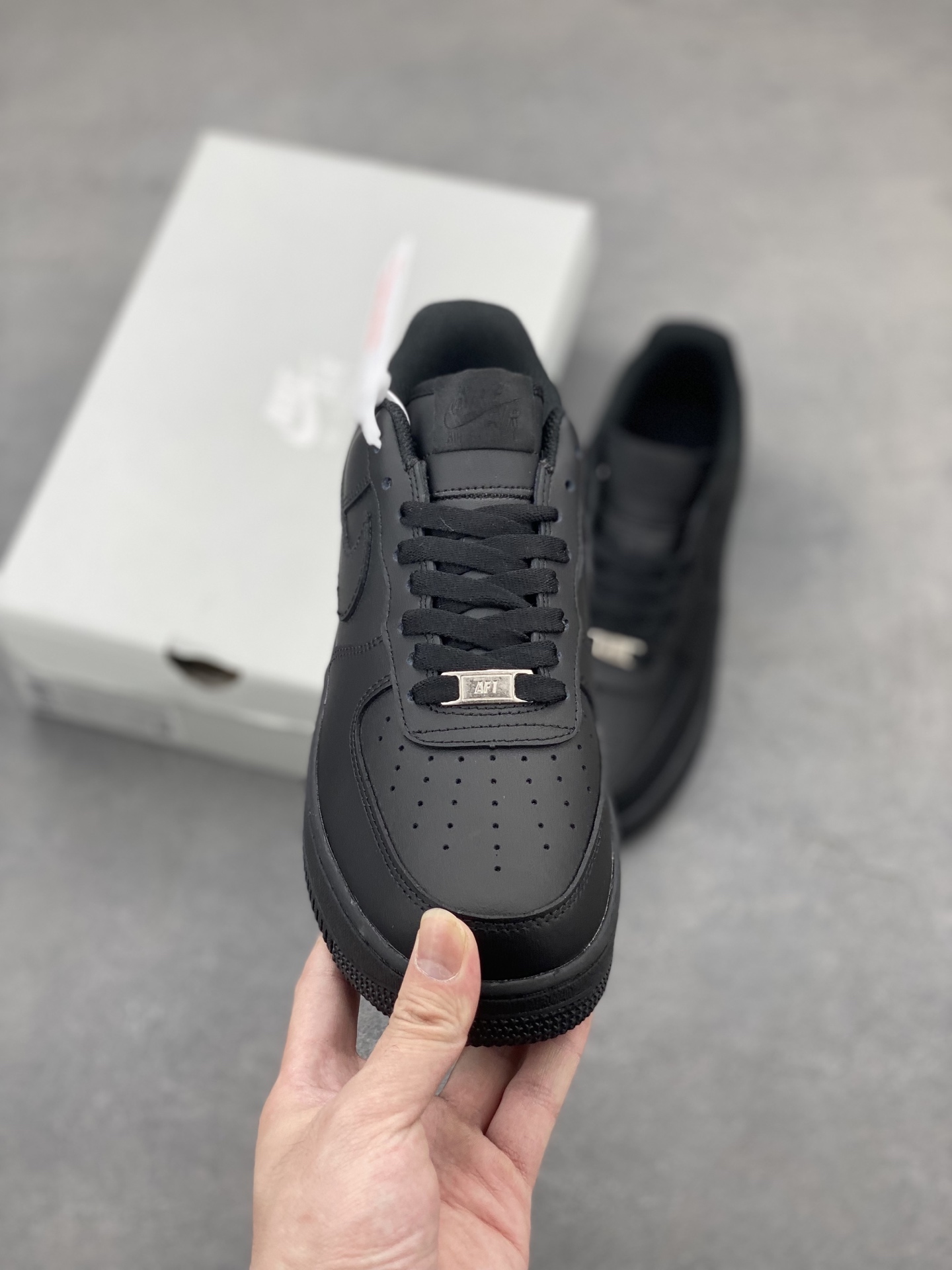 Nike Air Force 1 Low '07 Black Sneakers - Iconic Style & Comfort 3 i1747337373209 480 0 1