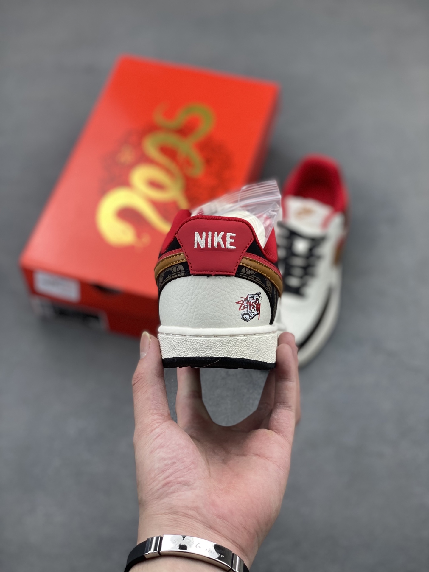Nike Ebernon Low PRM Sneakers - Breathable, Versatile, and Stylish 5 i1747424696446 4389 0 3