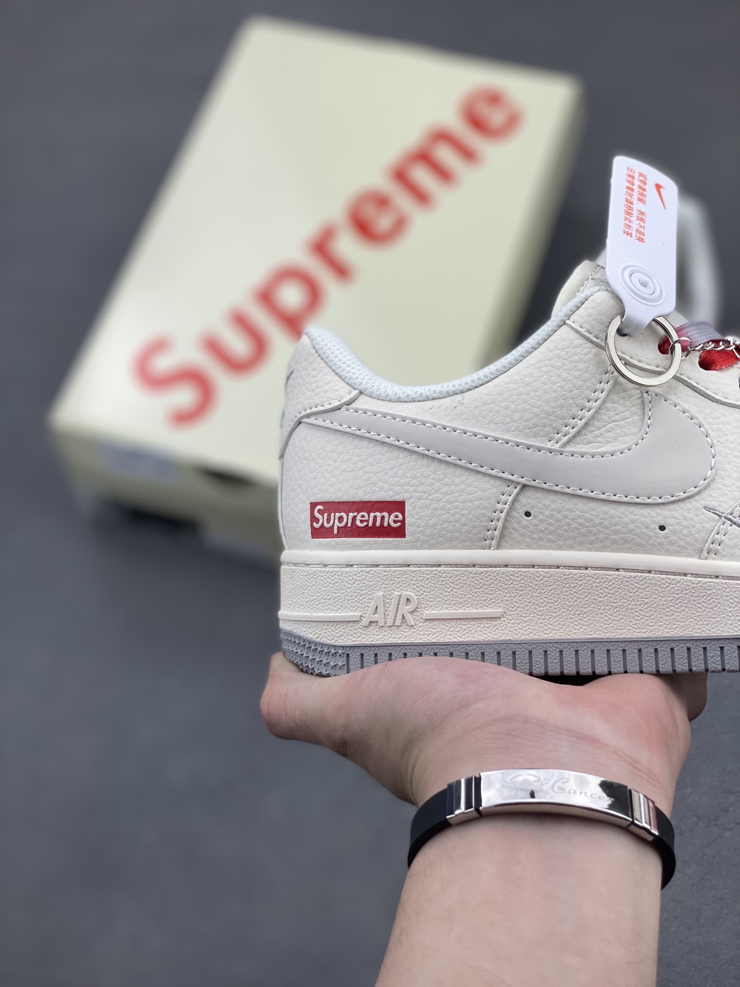 Nike Air Force 1 '07 Low Supreme Collab Sneakers - White/Red/Gray 6 i1747424795861 142 0 4