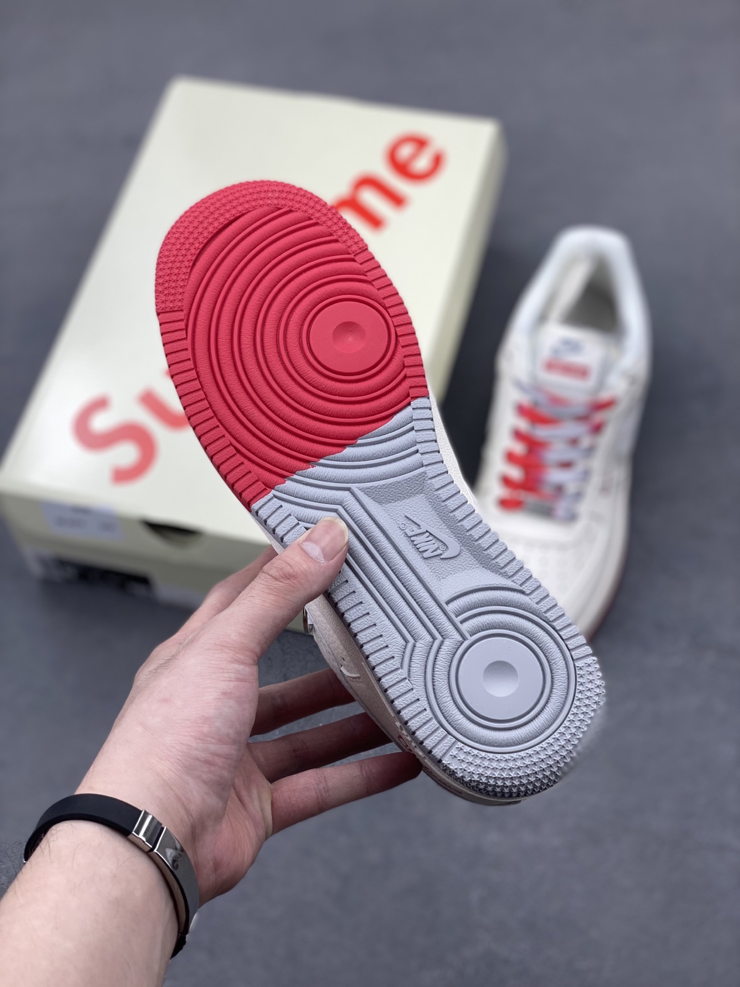 Nike Air Force 1 '07 Low Supreme Collab Sneakers - White/Red/Gray 7 i1747424799440 5298 0 5