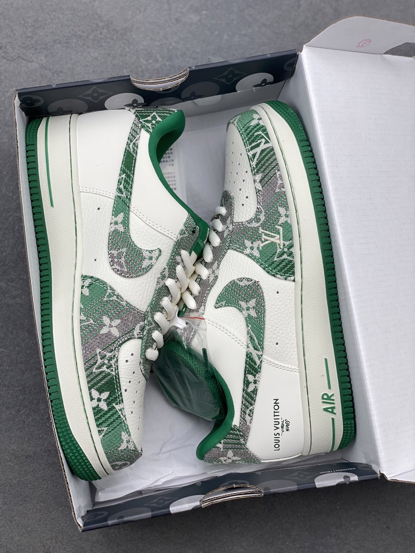 Nike Air Force 1 '07 Low Louis Vuitton Green Limited Edition Shoe 10 i1747499720673 8031 0 8