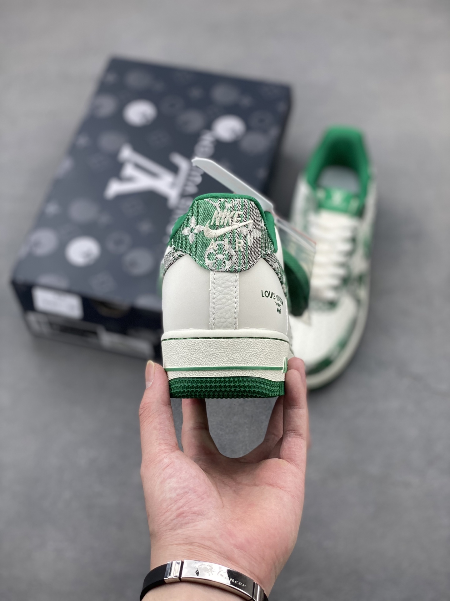 Nike Air Force 1 '07 Low Louis Vuitton Green Limited Edition Shoe 5 i1747499721382 9621 0 3