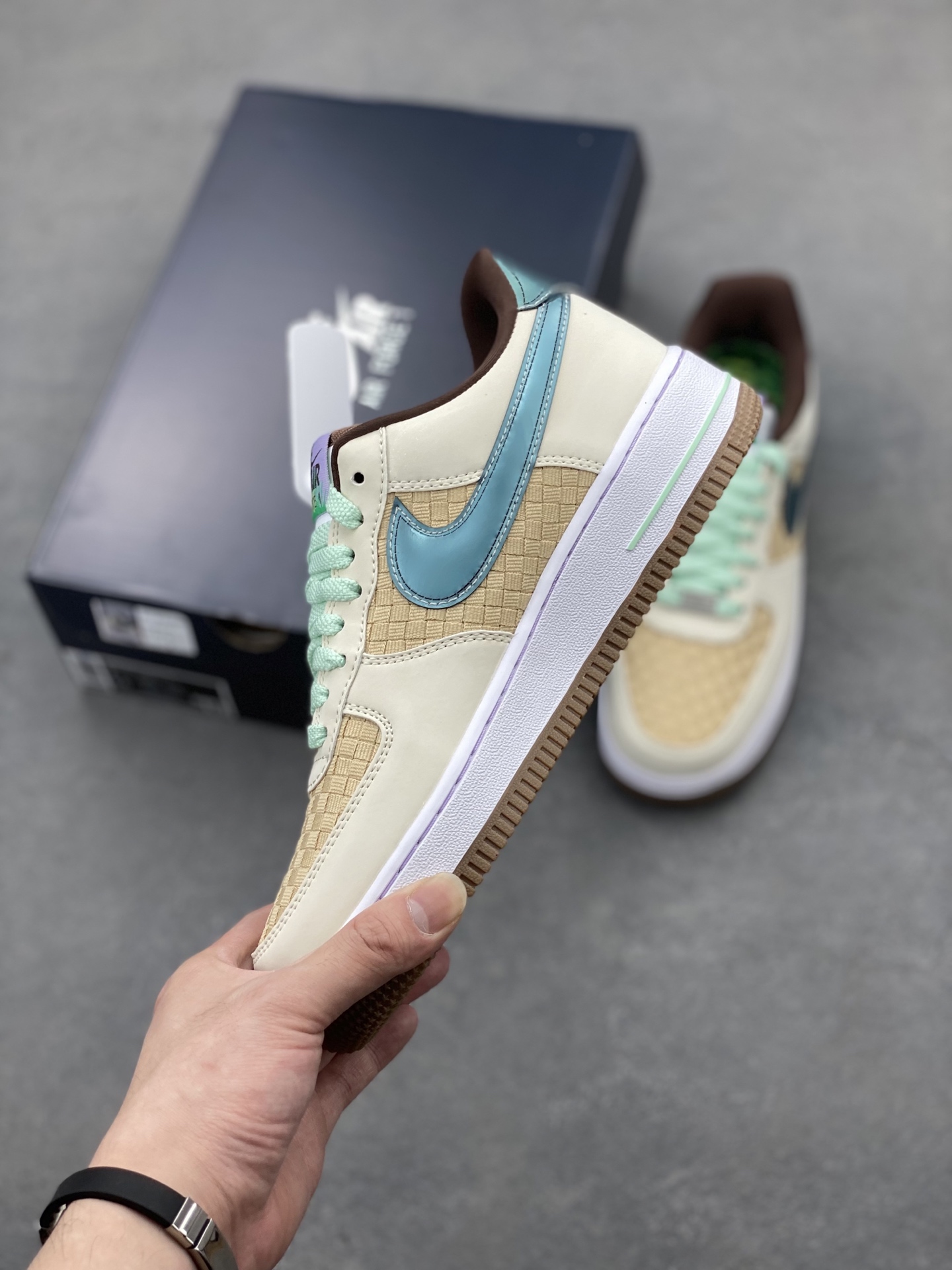 Nike Air Force 1 '07 Low: Limited Edition Sneakers with Unique Woven Design 4 i1747499764427 8693 0 2