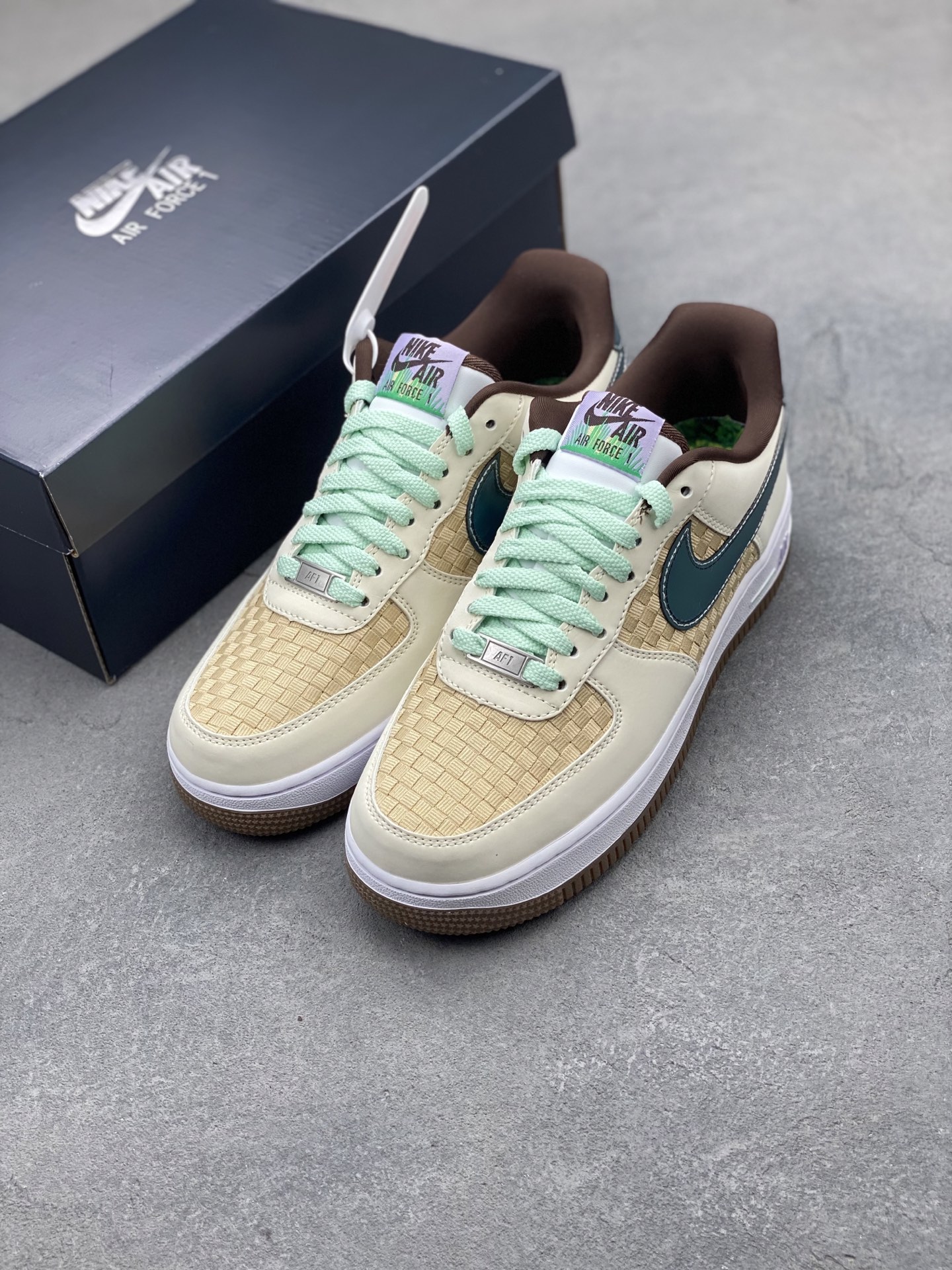 Nike Air Force 1 '07 Low: Limited Edition Sneakers with Unique Woven Design 9 i1747499772066 1765 0 7