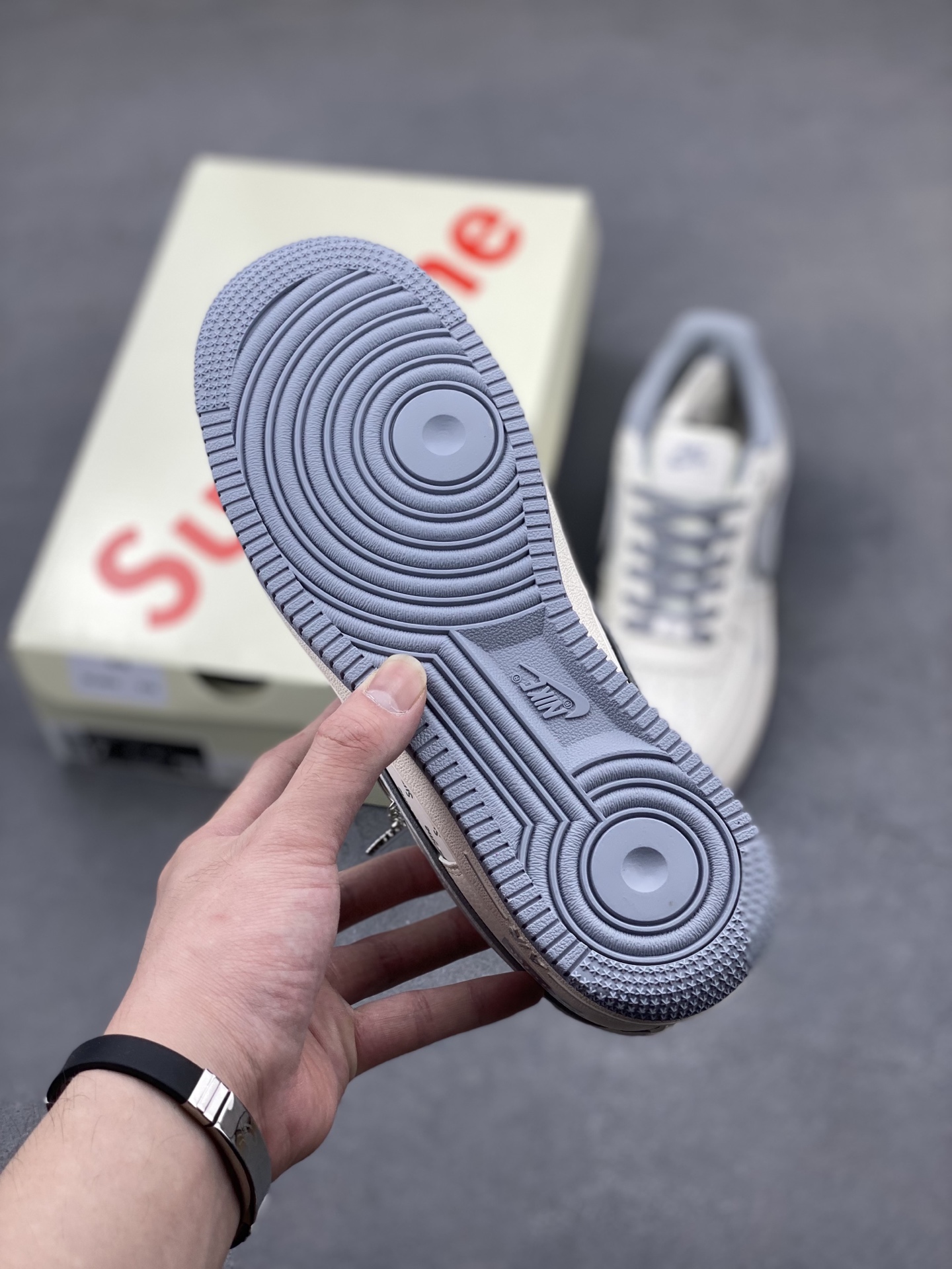Nike Air Force 1 '07 Low Sneakers - Supreme Edition - Limited Release 7 i1747500018330 6021 0 5