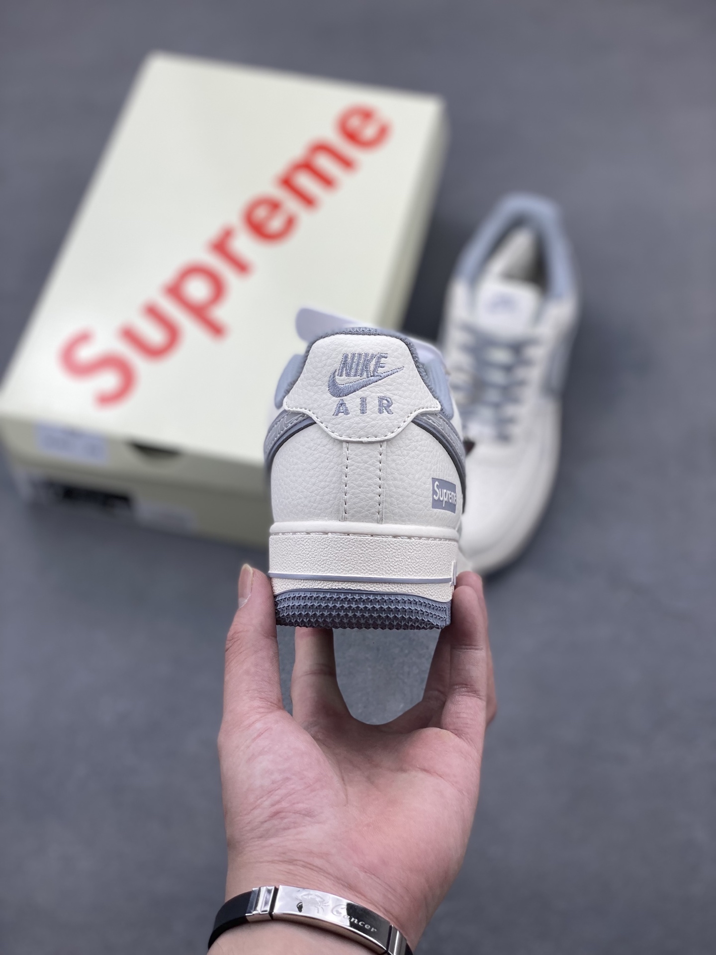 Nike Air Force 1 '07 Low Sneakers - Supreme Edition - Limited Release 5 i1747500034664 1206 0 3