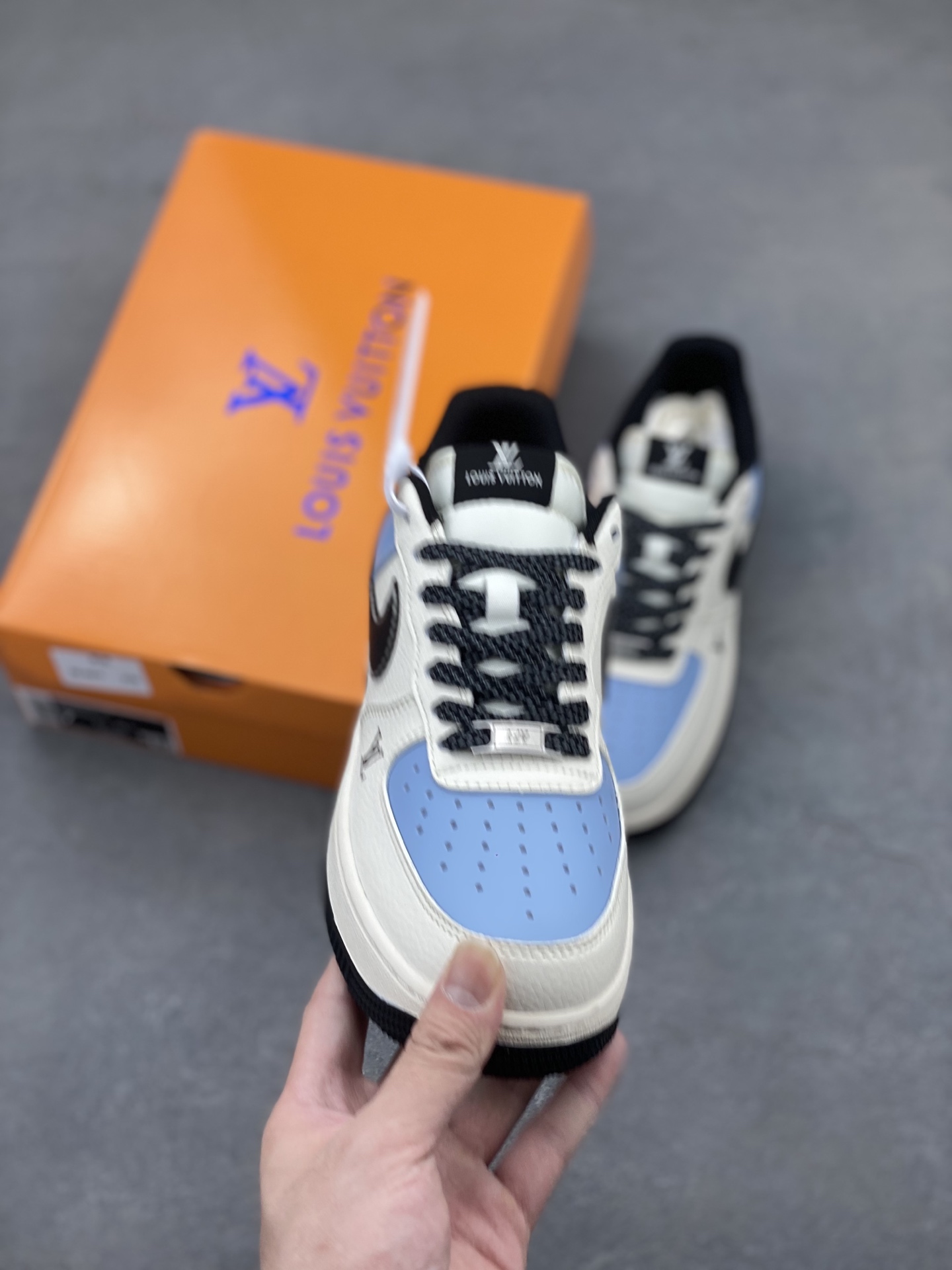 Nike Air Force 1 '07 Low Louis Vuitton Edition Sneakers - Limited Release 3 i1747500095983 5958 0 1