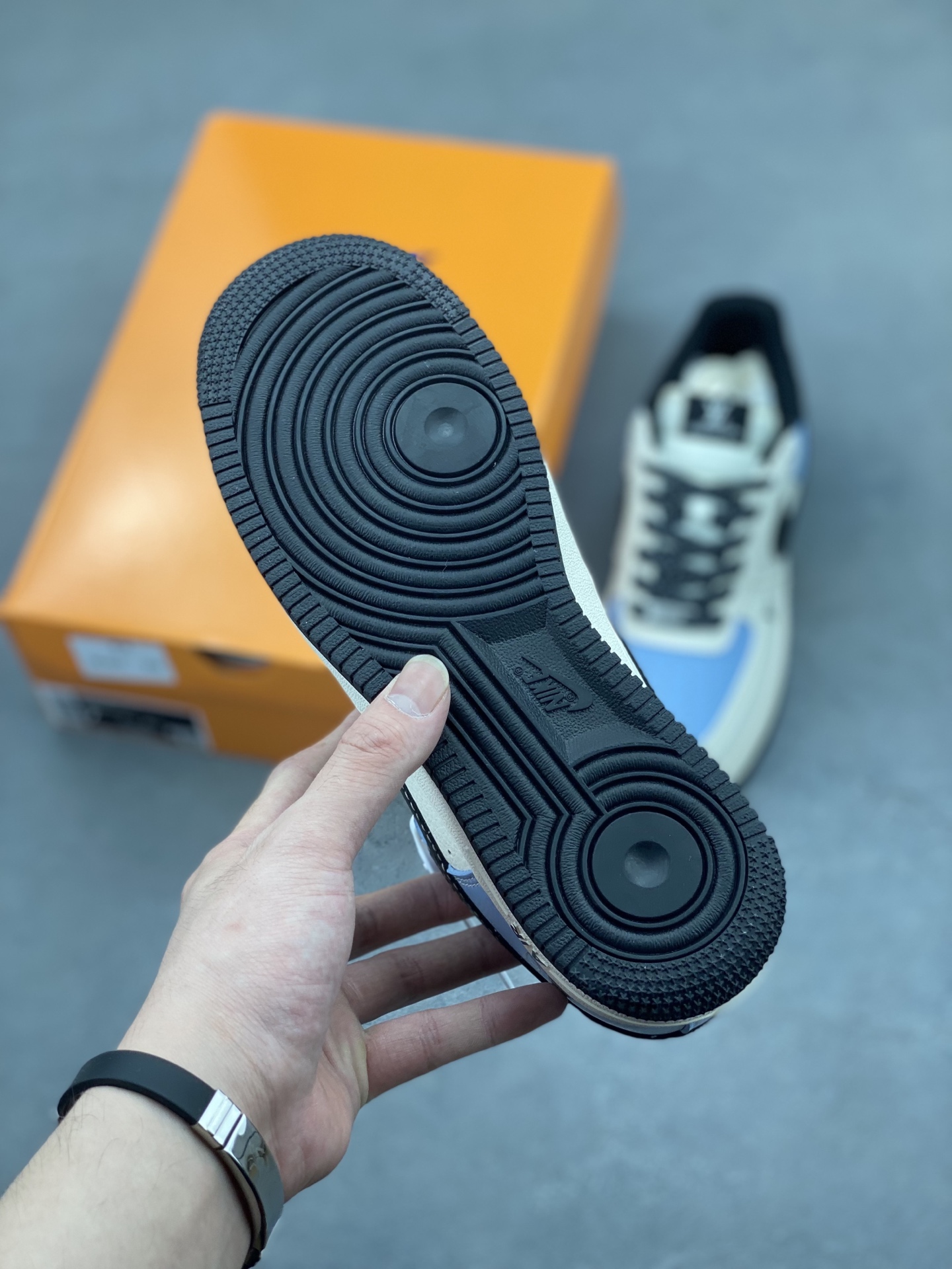 Nike Air Force 1 '07 Low Louis Vuitton Edition Sneakers - Limited Release 7 i1747500109509 9451 0 5