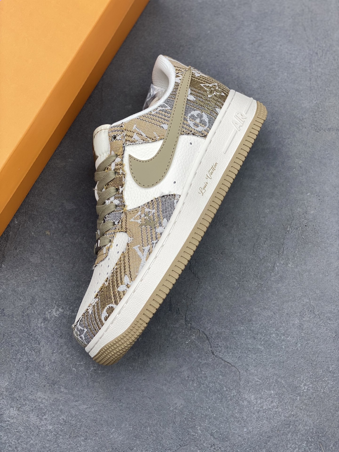 Nike Air Force 1 Low Louis Vuitton Custom Sneakers Limited Edition 8 i1747596035176 8633 0 6