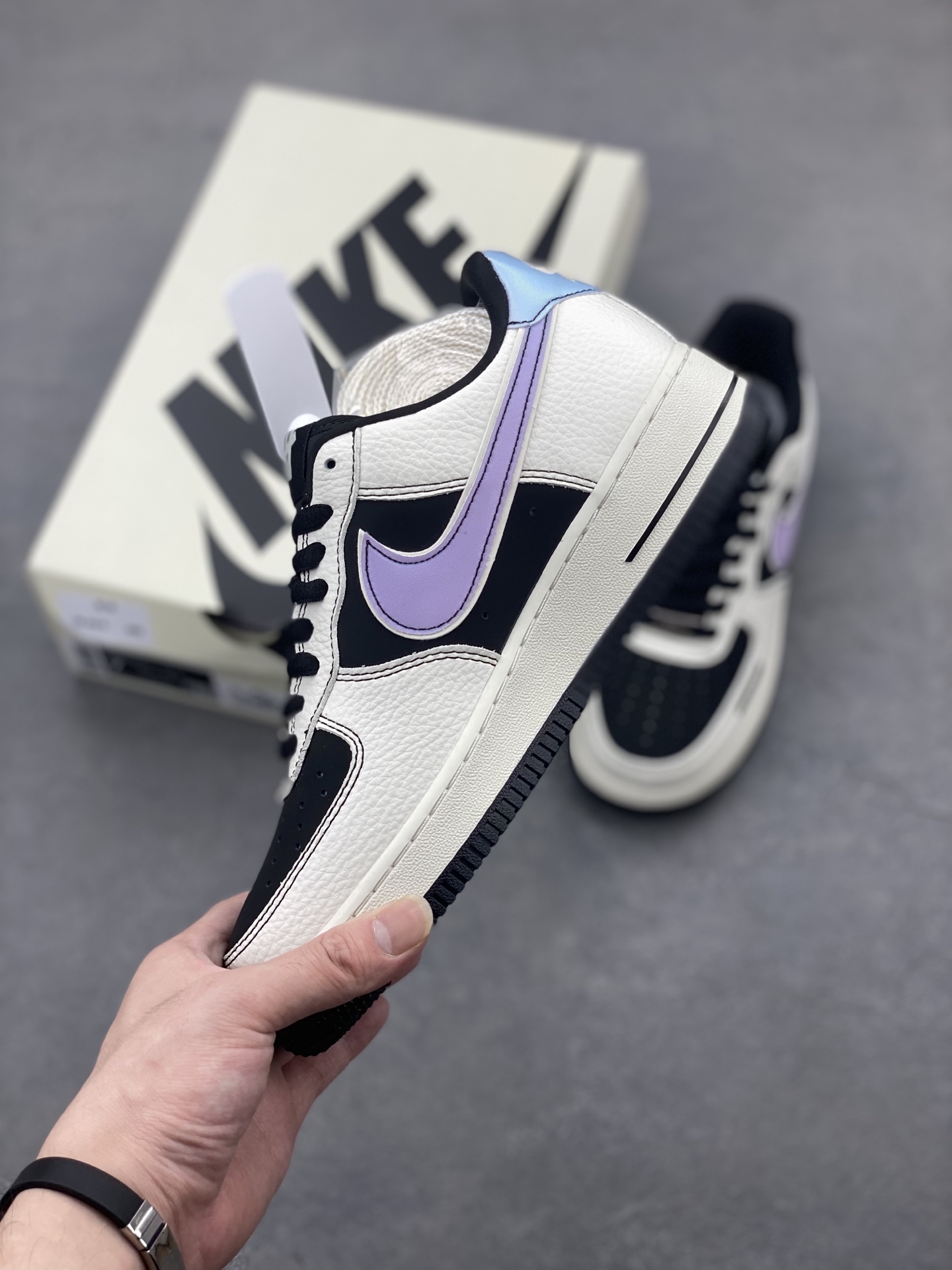 Nike Air Force 1 '07 Low Undefeated Collaboration Sneakers SC9207-528 4 i1747596228811 5043 0 2
