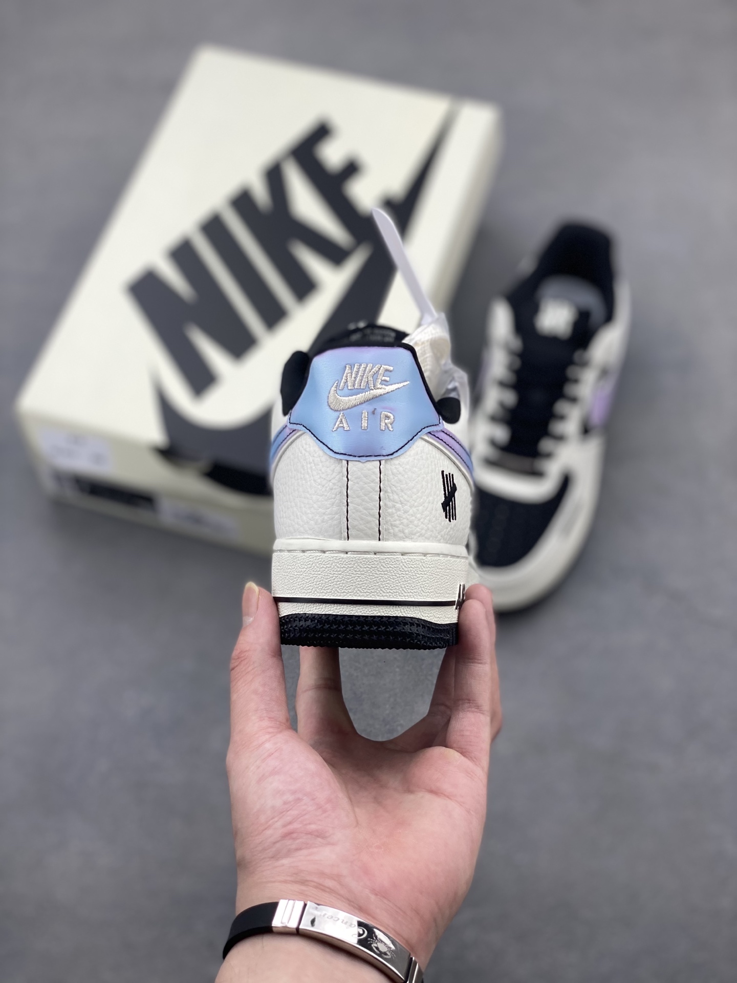 Nike Air Force 1 '07 Low Undefeated Collaboration Sneakers SC9207-528 5 i1747596240504 4894 0 3