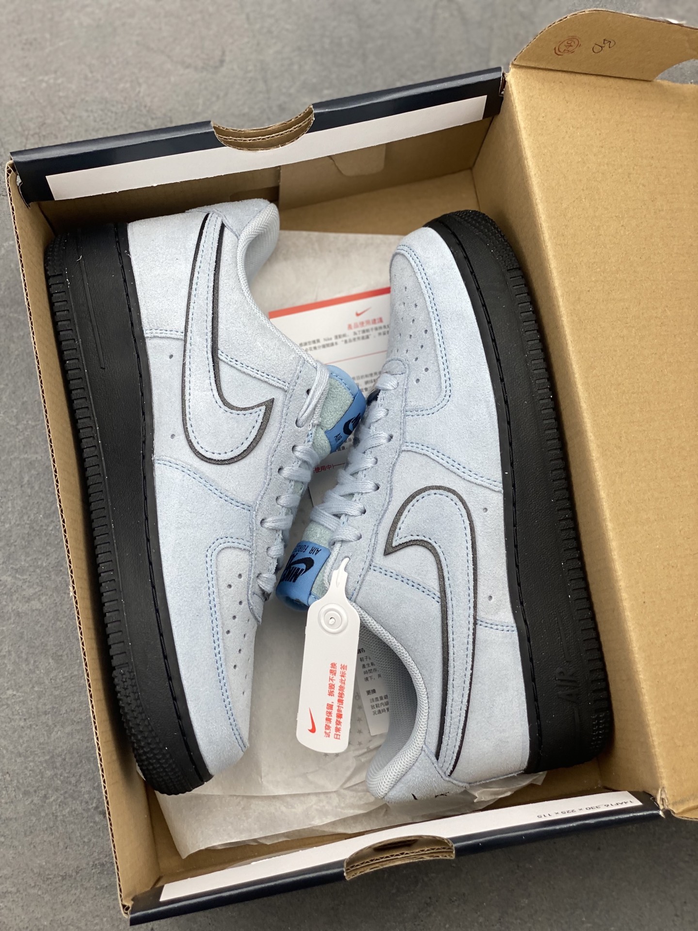 Nike Air Force 1 Low HQ1966-400 Sneakers - Original Design & Comfort 10 i1747673487076 2376 0 8