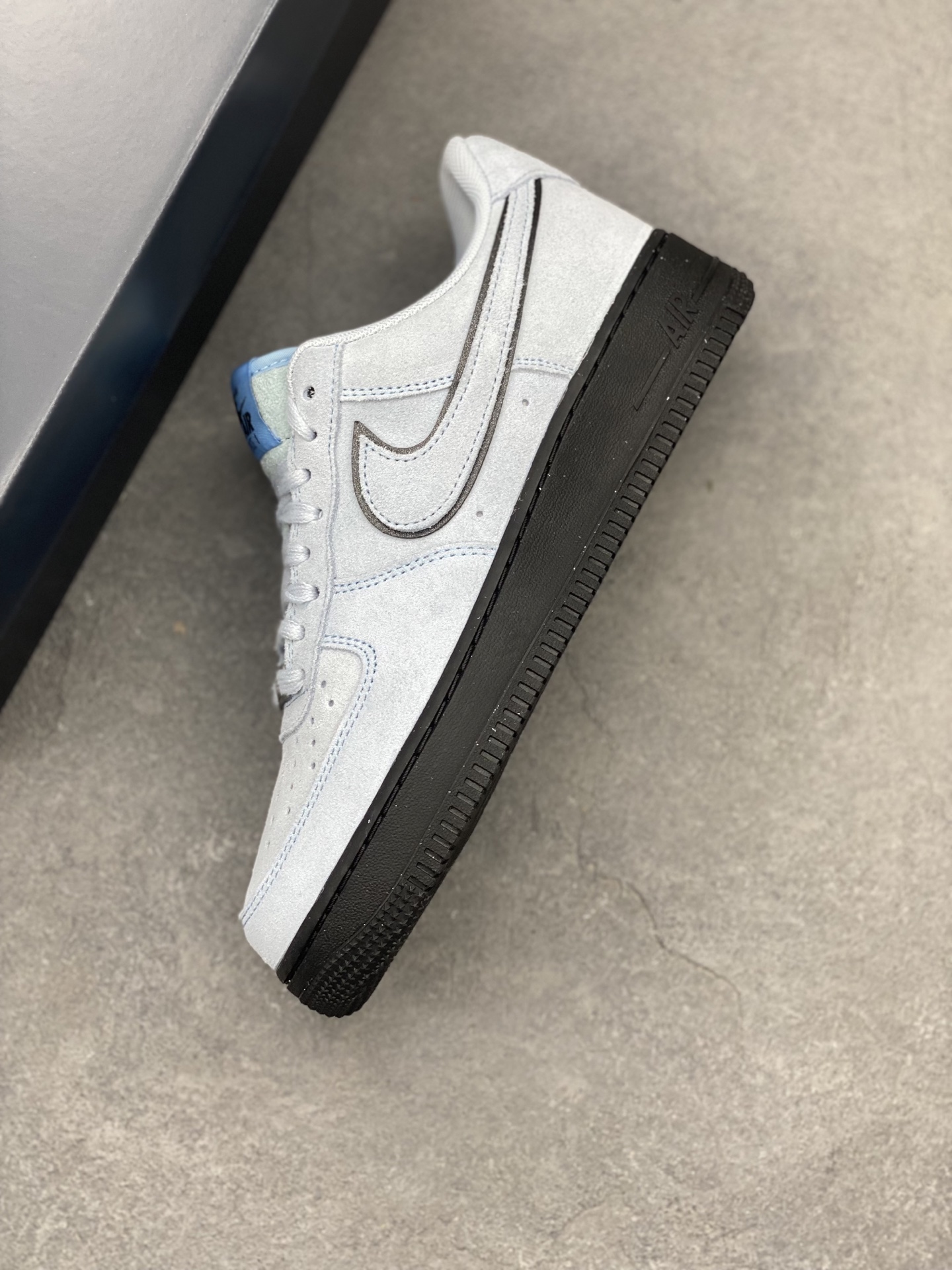 Nike Air Force 1 Low HQ1966-400 Sneakers - Original Design & Comfort 8 i1747673488852 2902 0 6