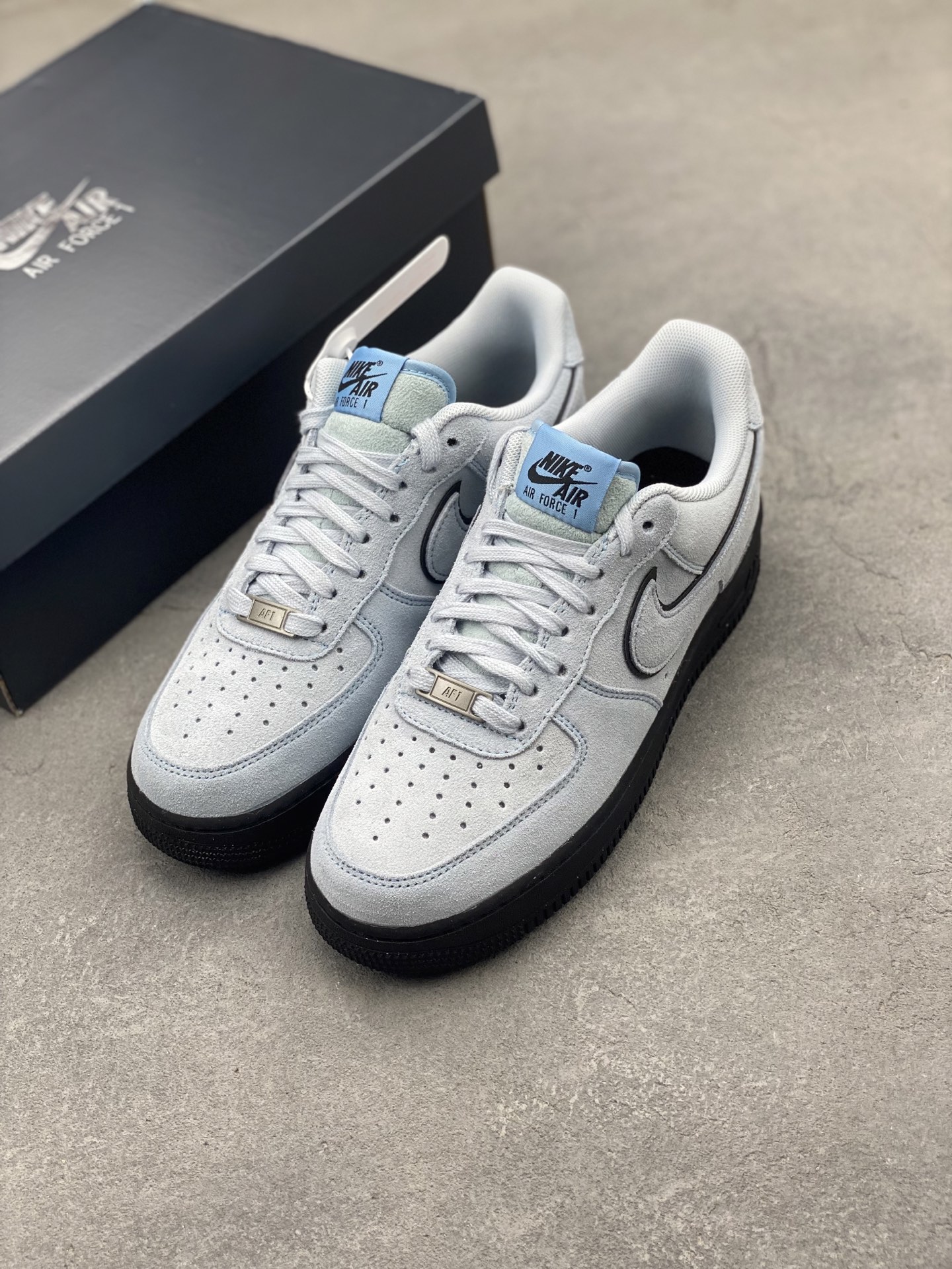 Nike Air Force 1 Low HQ1966-400 Sneakers - Original Design & Comfort 9 i1747673489603 645 0 7