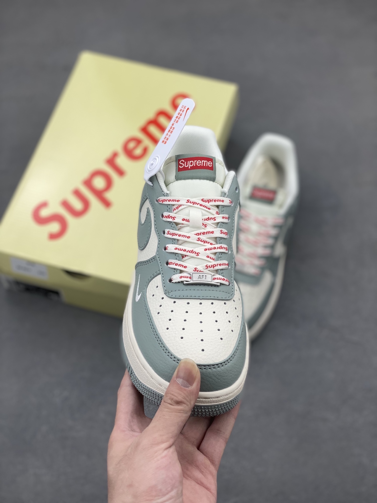 Nike Air Force 1 '07 Low Supreme Sneakers - Limited Edition 3 i1747673596889 459 0 1