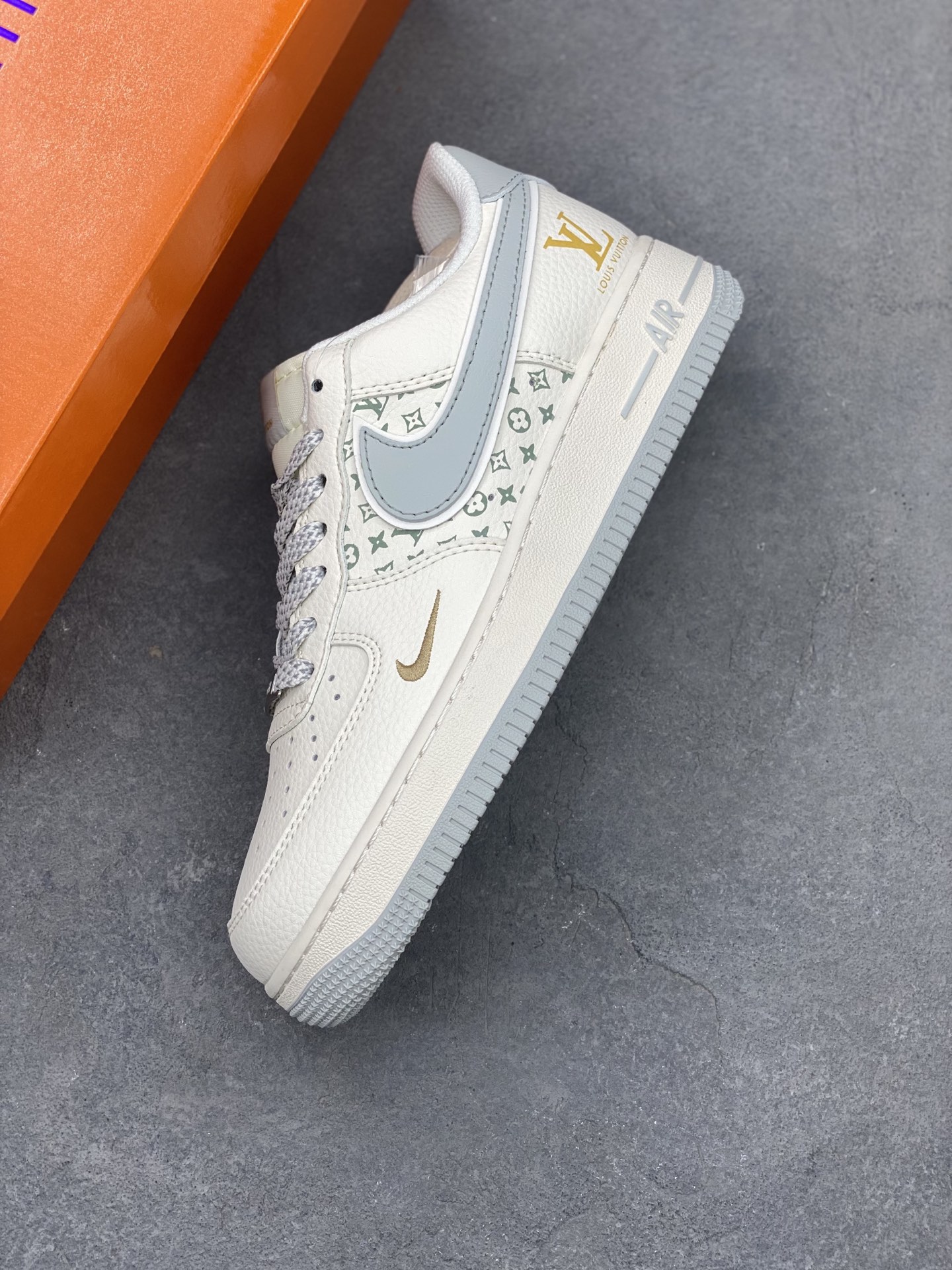 Nike Air Force 1 Low '07 Louis Vuitton Custom Limited Edition Sneakers 8 i1747673649445 2951 0 6