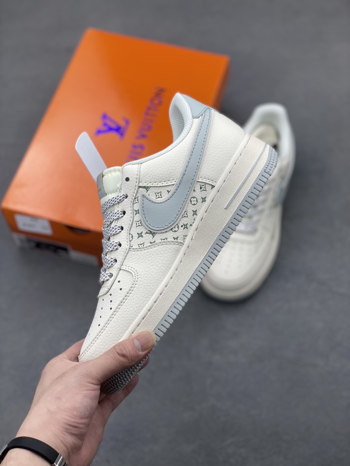 Nike Air Force 1 Low '07 Louis Vuitton Custom Limited Edition Sneakers 4 i1747673663902 9957 0 2