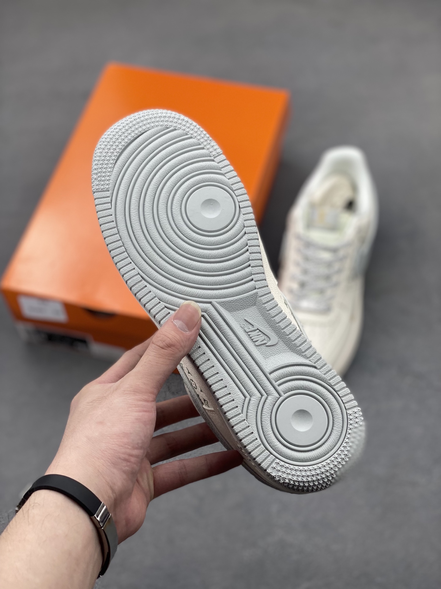 Nike Air Force 1 Low '07 Louis Vuitton Custom Limited Edition Sneakers 7 i1747673665653 6110 0 5