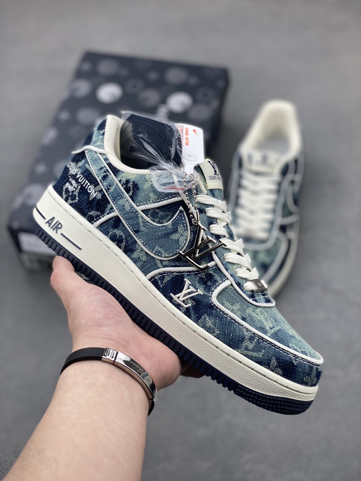 Nike Air Force 1 '07 Low Louis Vuitton Custom Sneakers - Limited Edition 2 i1747673791484 2463 0 0