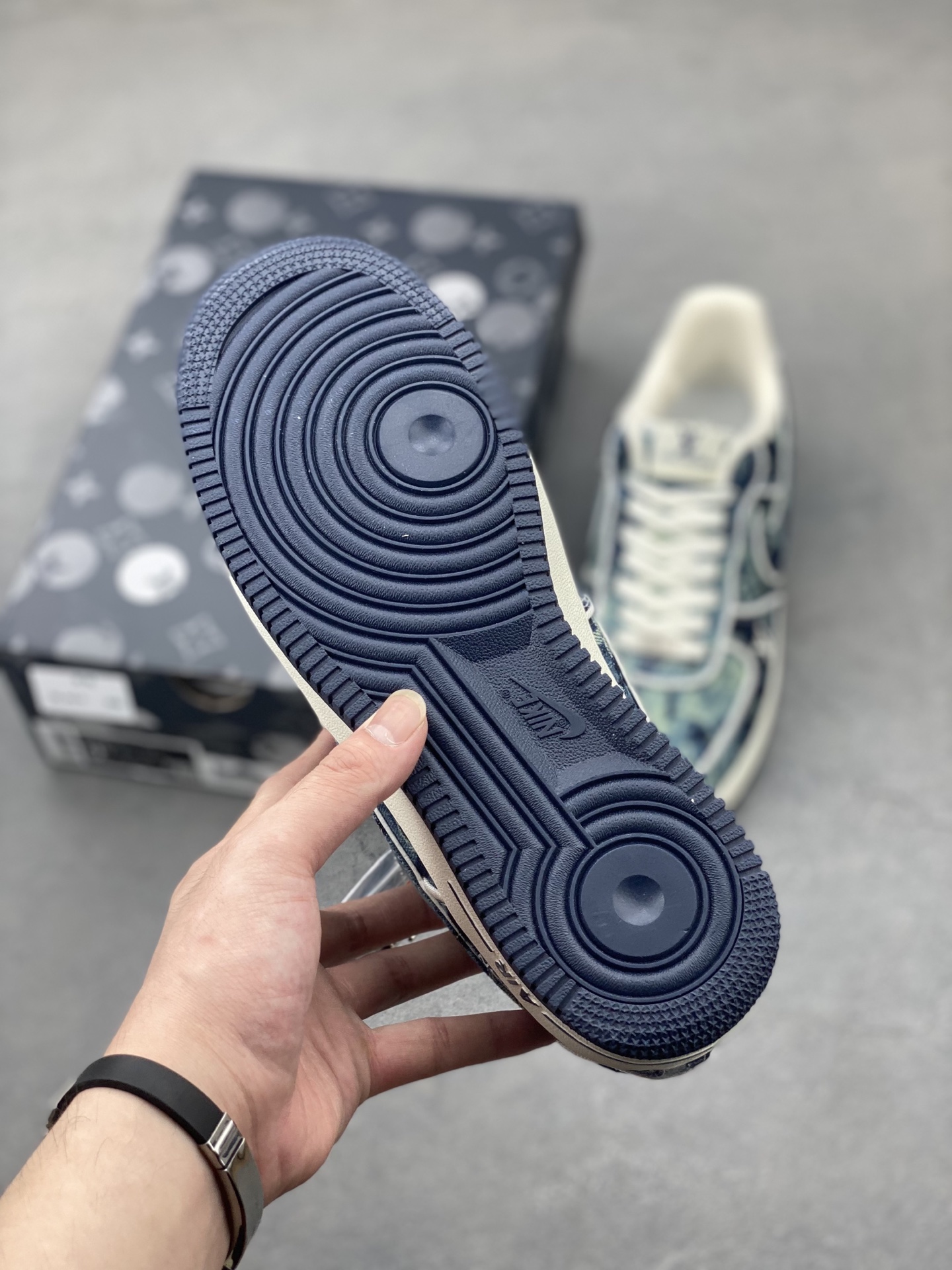 Nike Air Force 1 '07 Low Louis Vuitton Custom Sneakers - Limited Edition 7 i1747673819589 7208 0 5