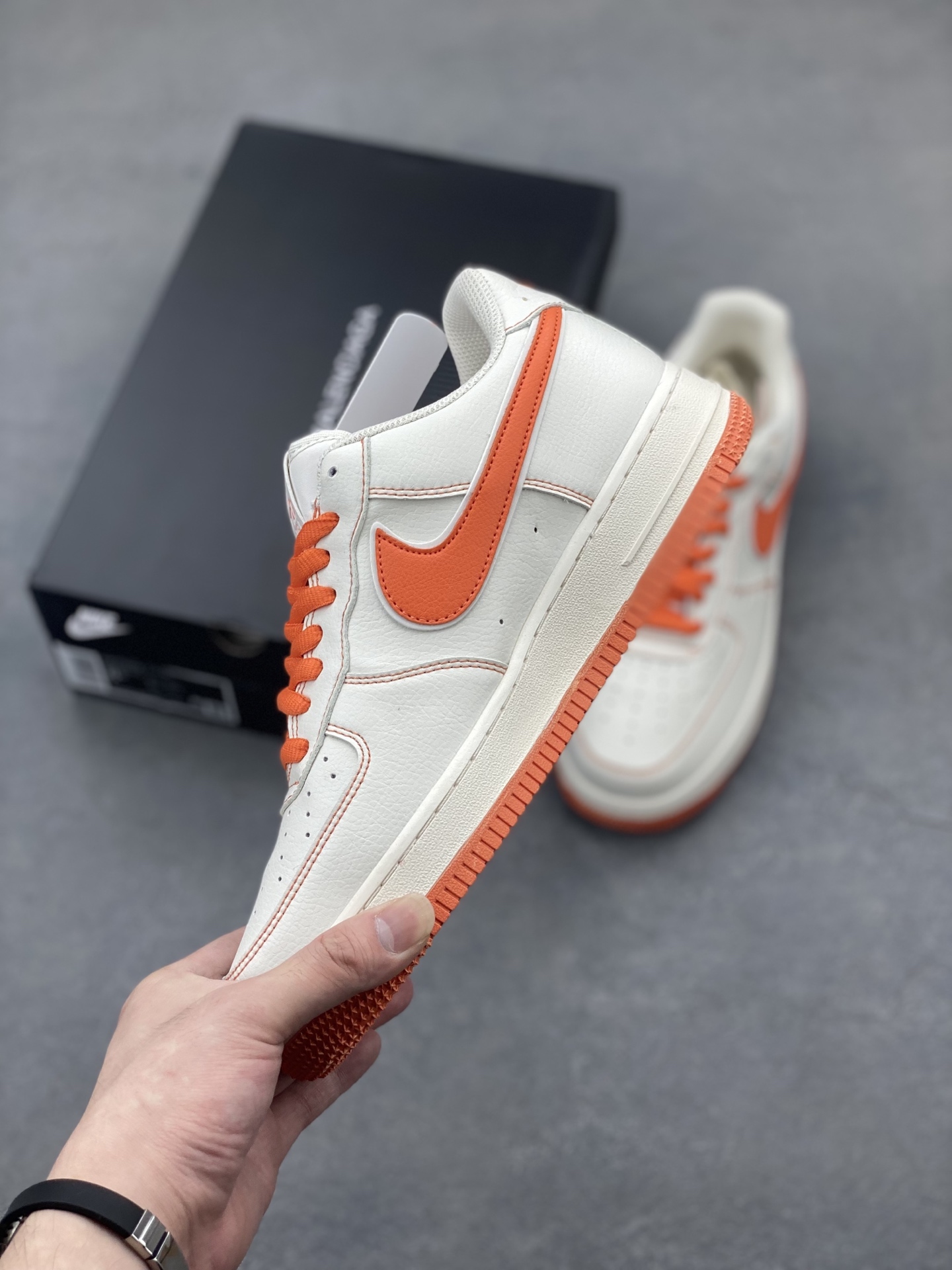 Nike Air Force 1 '07 Low Orange/White Sneakers Limited Edition 4 i1747758328480 6190 0 2