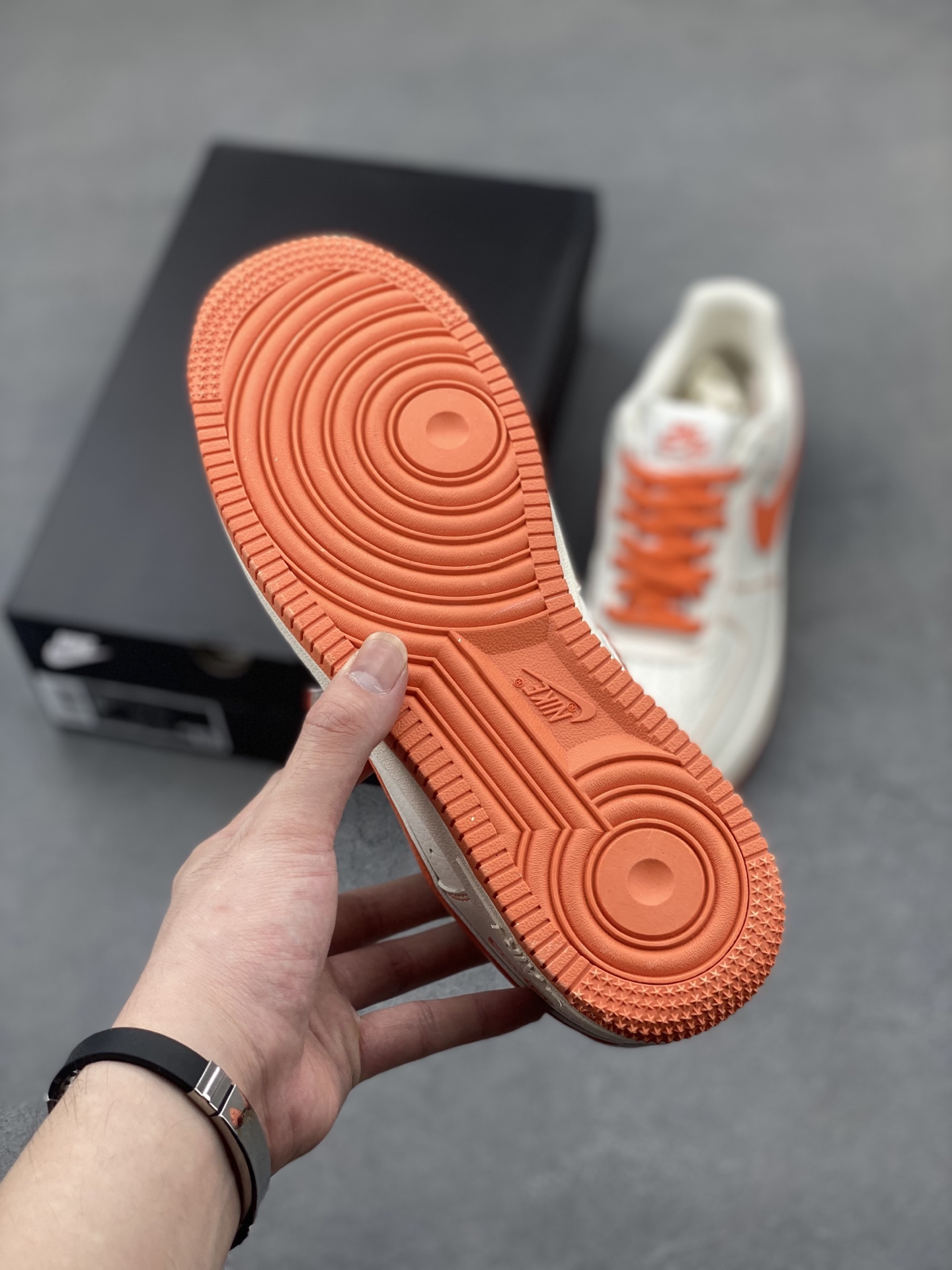 Nike Air Force 1 '07 Low Orange/White Sneakers Limited Edition 7 i1747758344328 7579 0 5