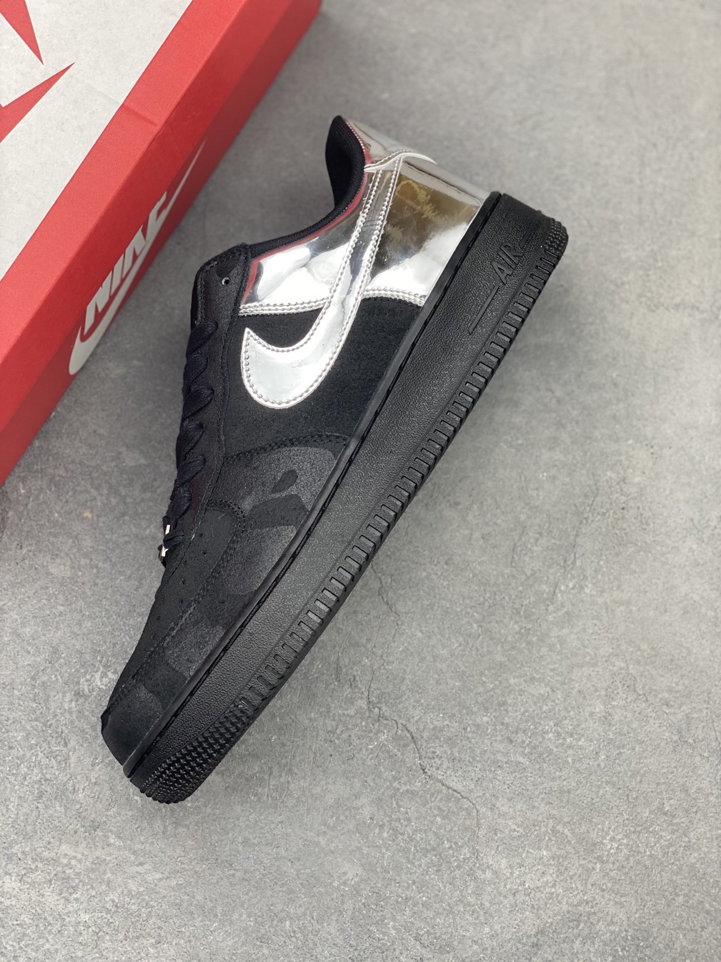 Nike Air Force 1 '07 Low Black/Silver Limited Edition Sneakers 8 i1747758380956 1429 0 6