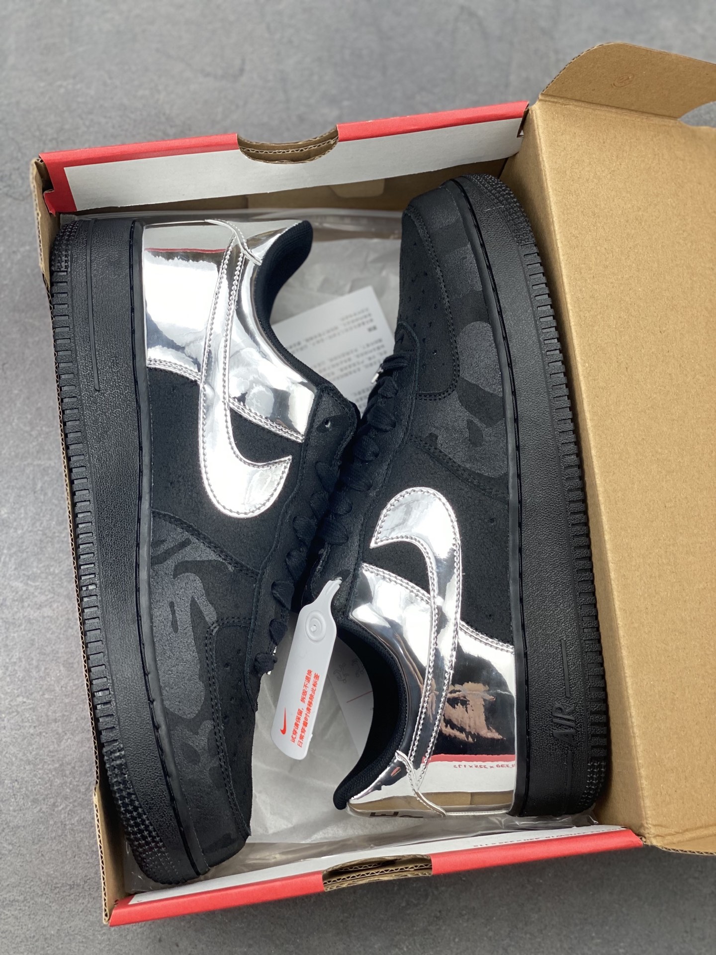 Nike Air Force 1 '07 Low Black/Silver Limited Edition Sneakers 10 i1747758397433 1901 0 8