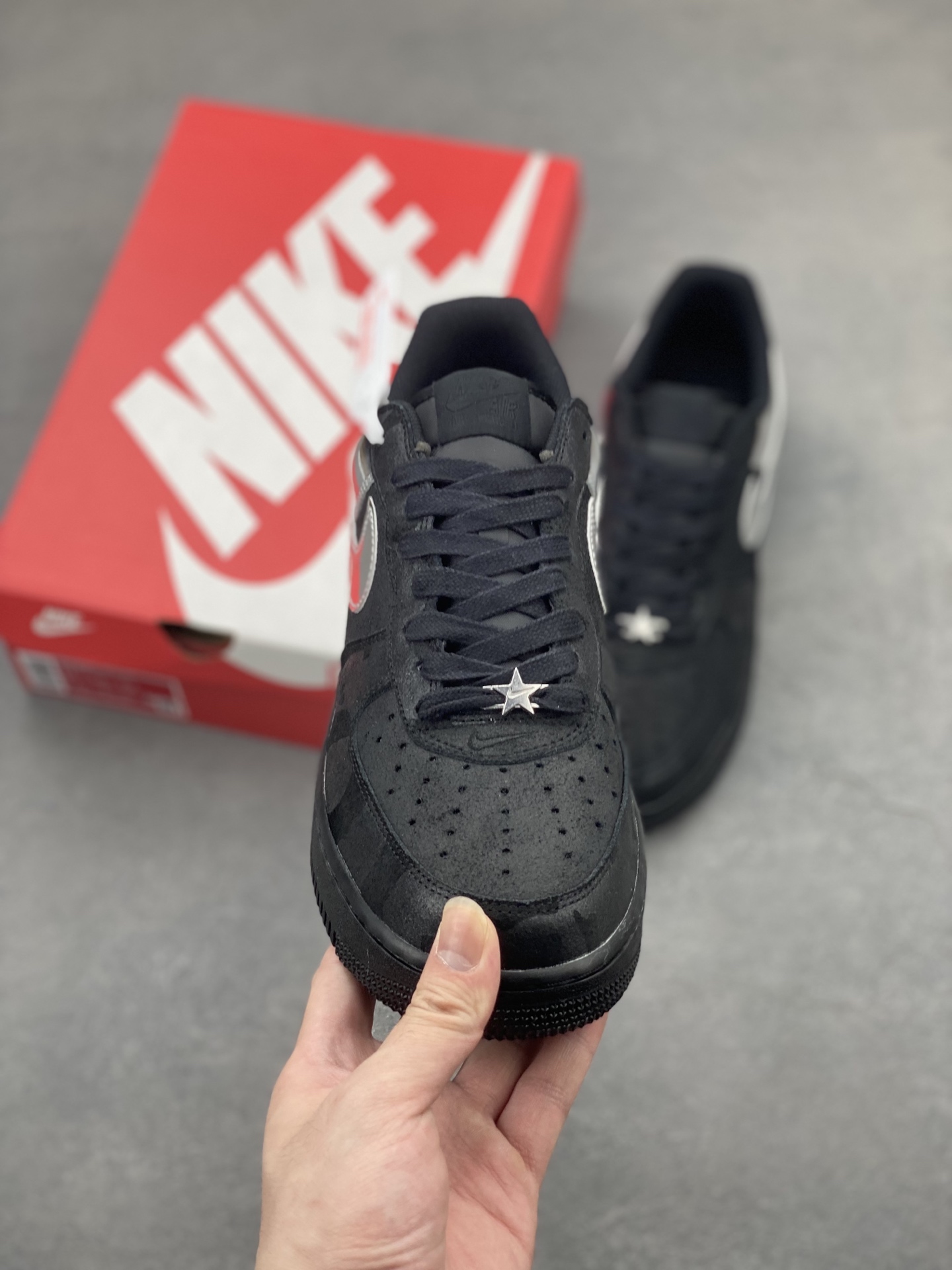 Nike Air Force 1 '07 Low Black/Silver Limited Edition Sneakers 3 i1747758398173 9174 0 1