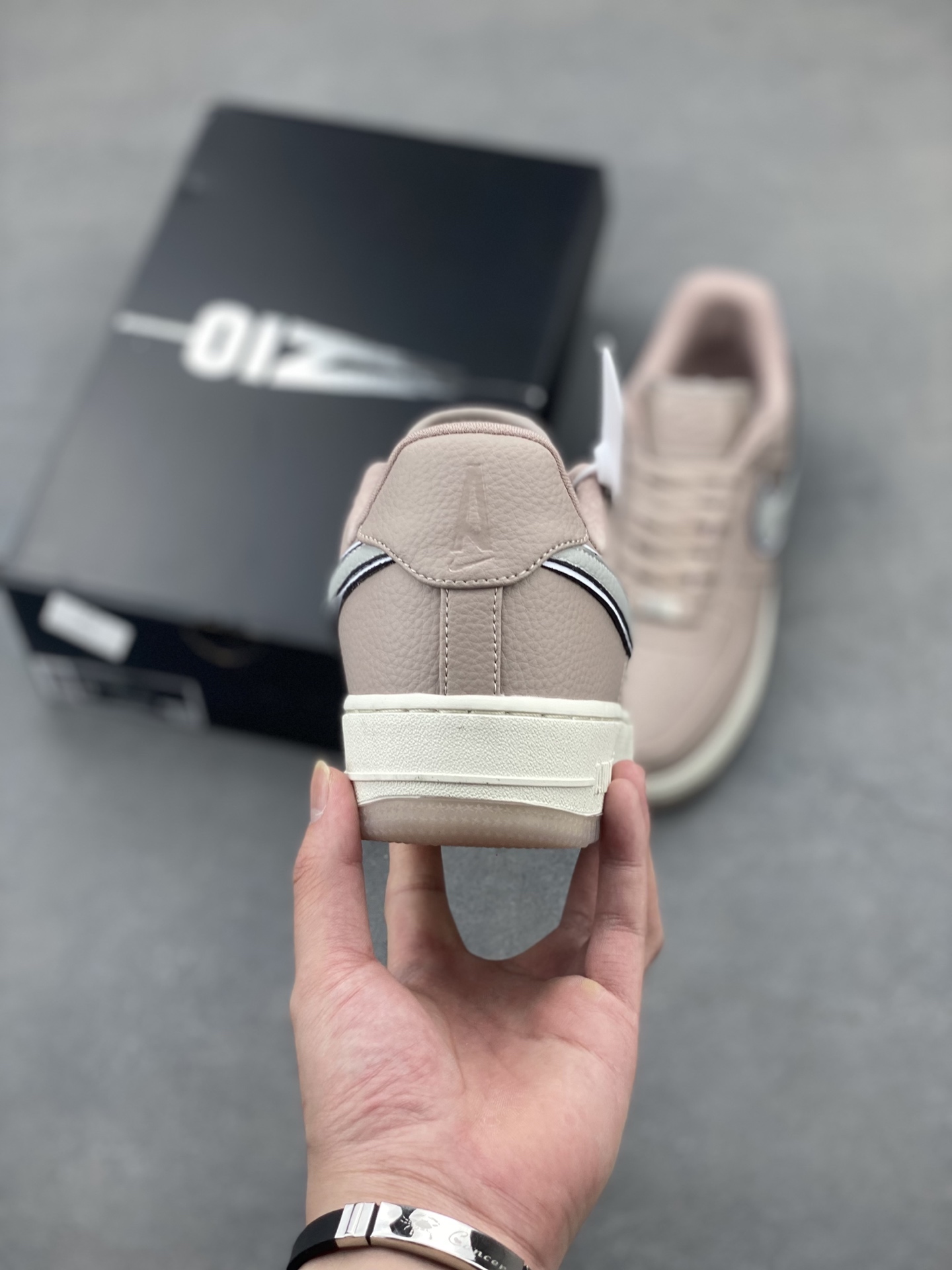 Nike Air Force 1 '07 Low Sneakers - Limited Edition, Comfortable and Stylish 5 i1747758431988 672 0 3