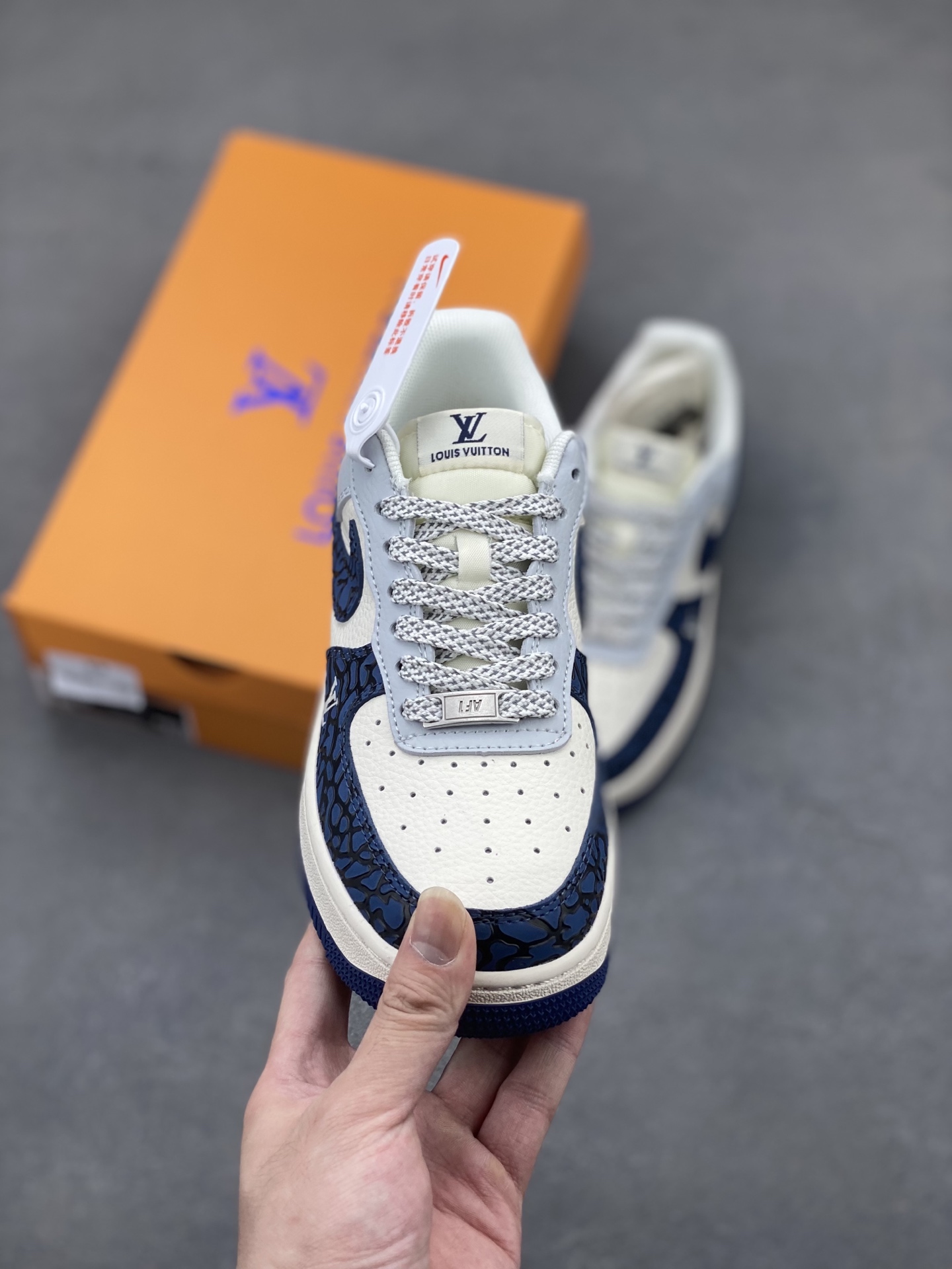 Nike Air Force 1 Low Louis Vuitton Custom Sneakers Limited Edition 3 i1747844483813 7017 0 1