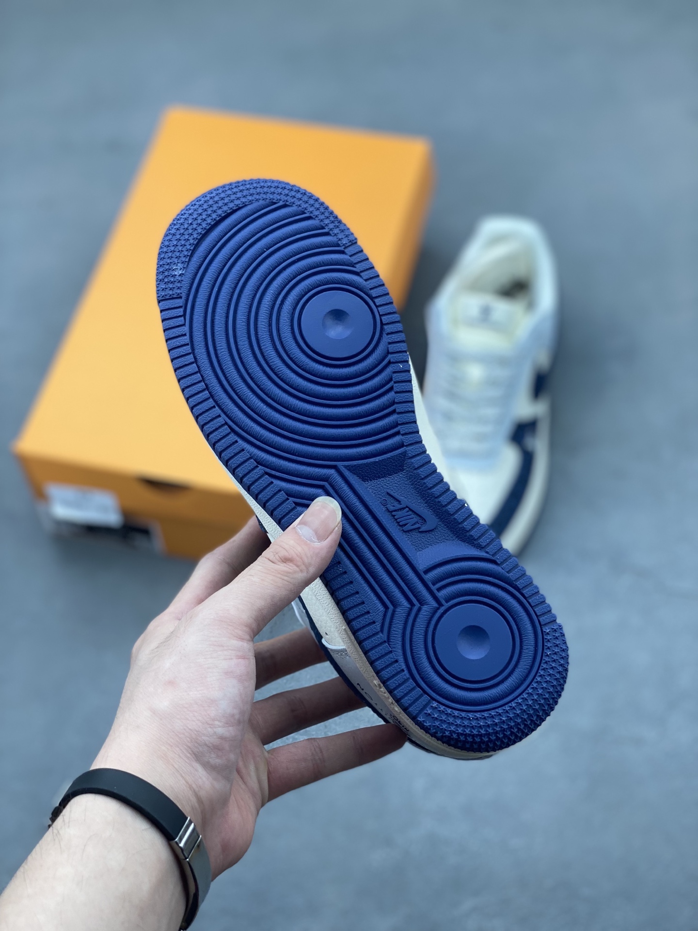 Nike Air Force 1 Low Louis Vuitton Custom Sneakers Limited Edition 7 i1747844491231 7207 0 5