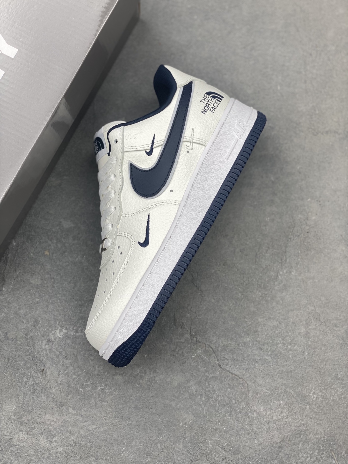 Nike Air Force 1 '07 Low Sneakers - Limited Edition Collaboration 8 i1747929945340 4403 0 6
