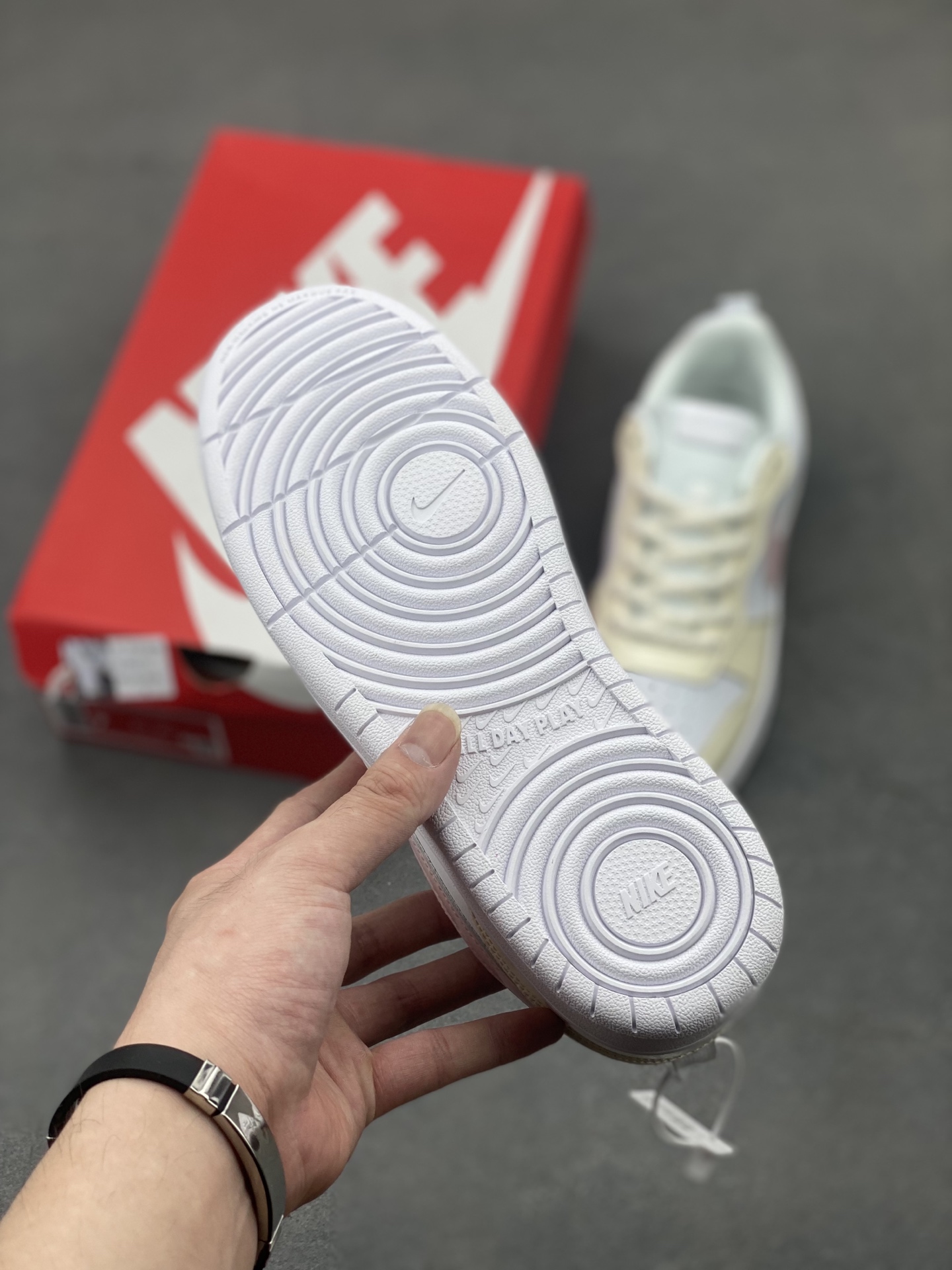 Nike Court Borough Low: Classic Comfort, Pastel Accents for All-Day Style 7 i1747930058838 1331 0 5