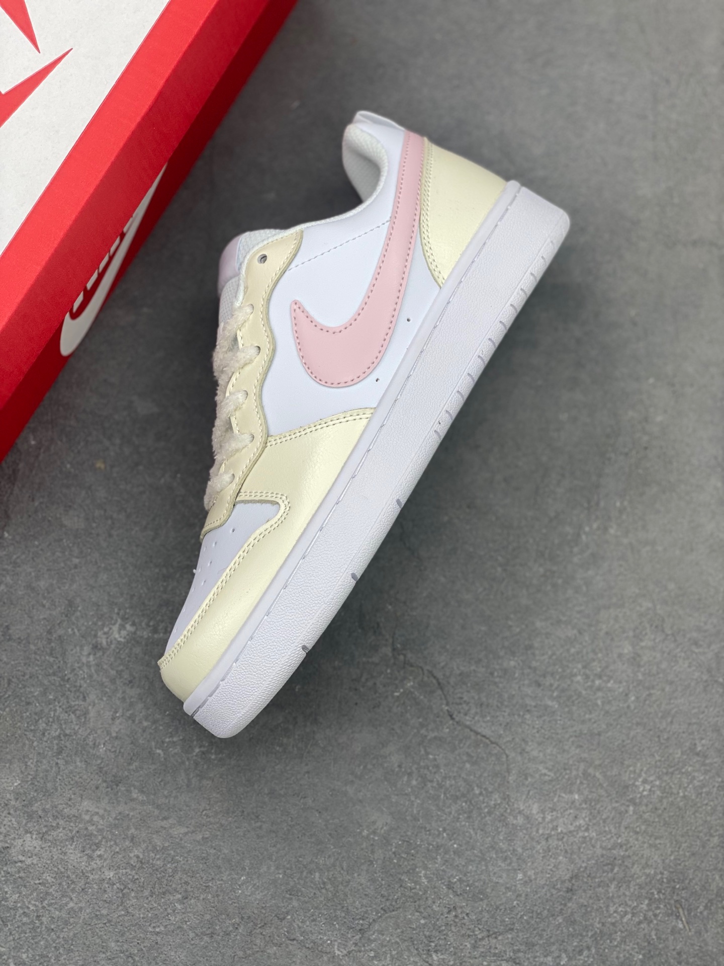 Nike Court Borough Low: Classic Comfort, Pastel Accents for All-Day Style 8 i1747930081093 8723