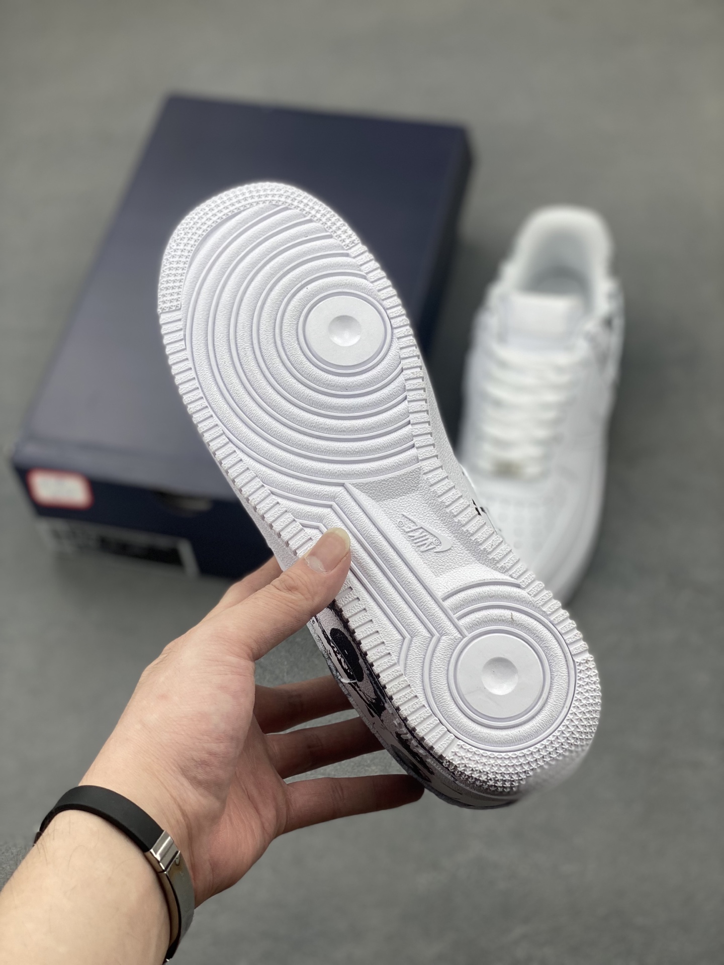 Nike Air Force 1 '07 Low White/Black Limited Edition Sneakers 7 i1748028518595 290 0 5