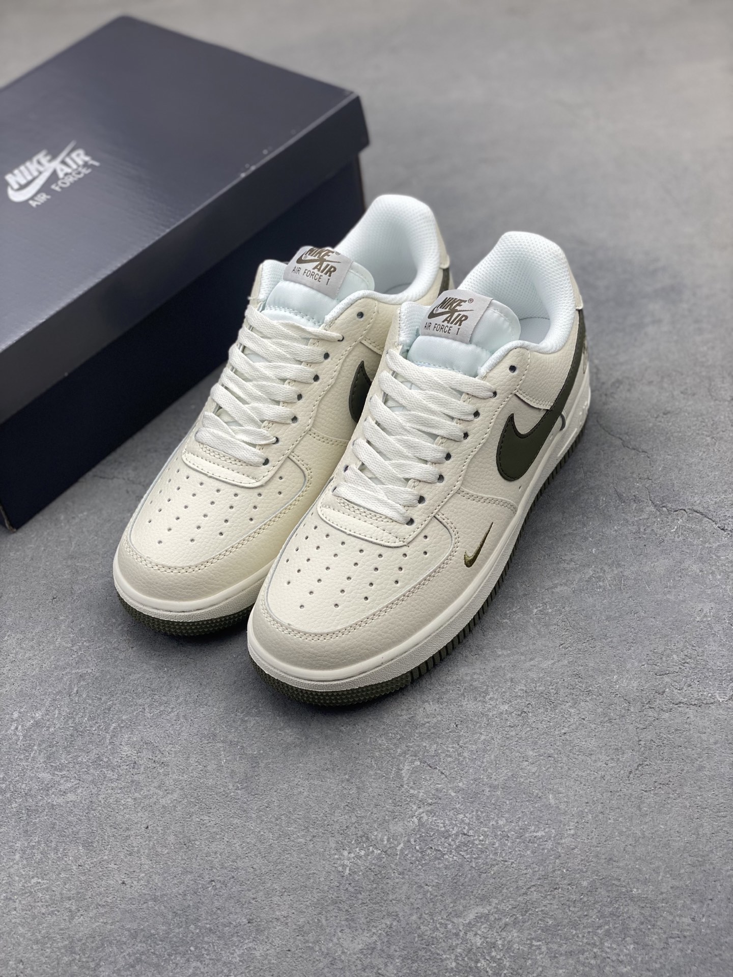 Nike Air Force 1 '07 Low Sneakers - Limited Edition, Premium Comfort and Style 9 i1748028572298 4590 0 7