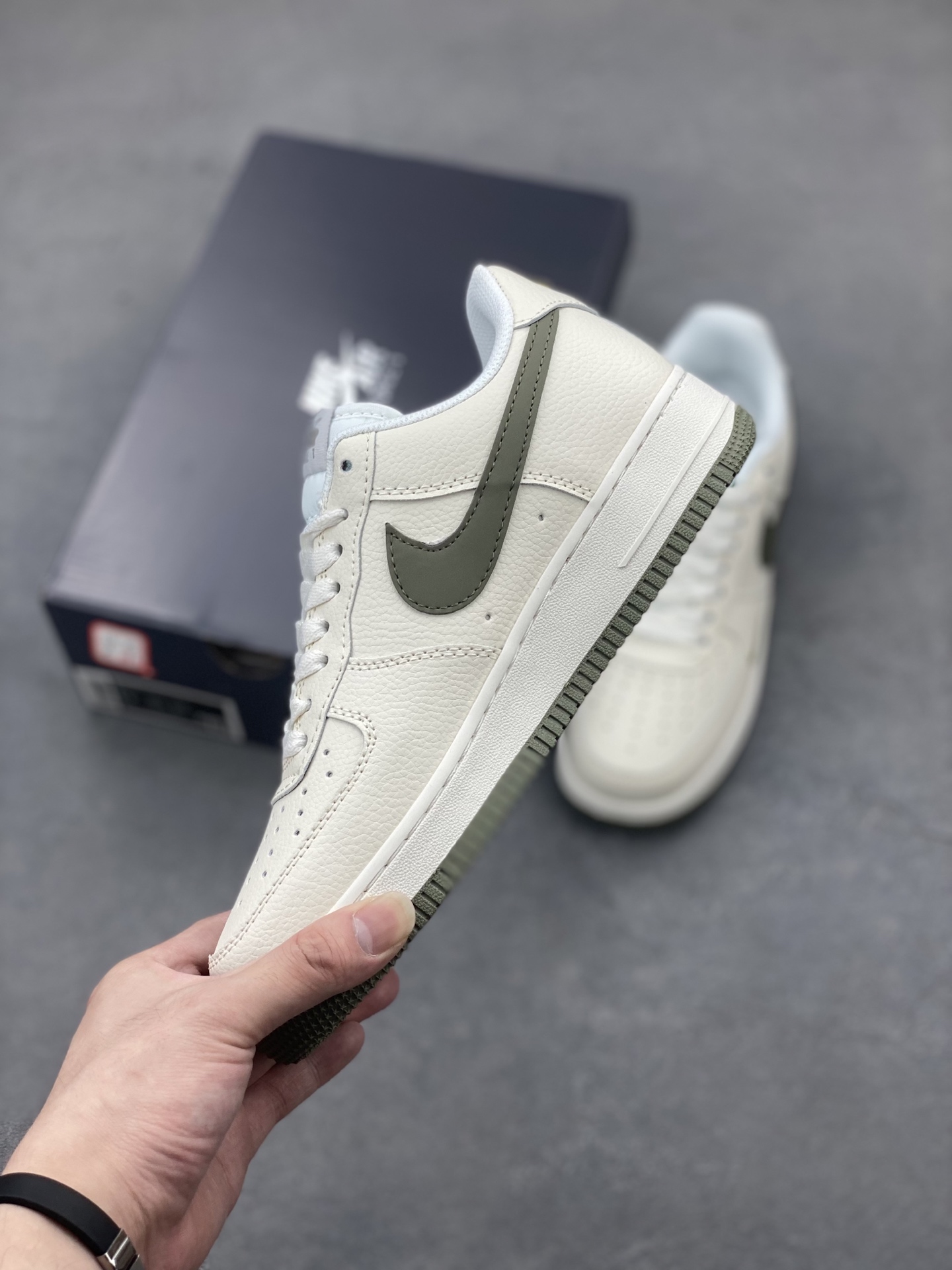 Nike Air Force 1 '07 Low Sneakers - Limited Edition, Premium Comfort and Style 4 i1748028572983 9924 0 2