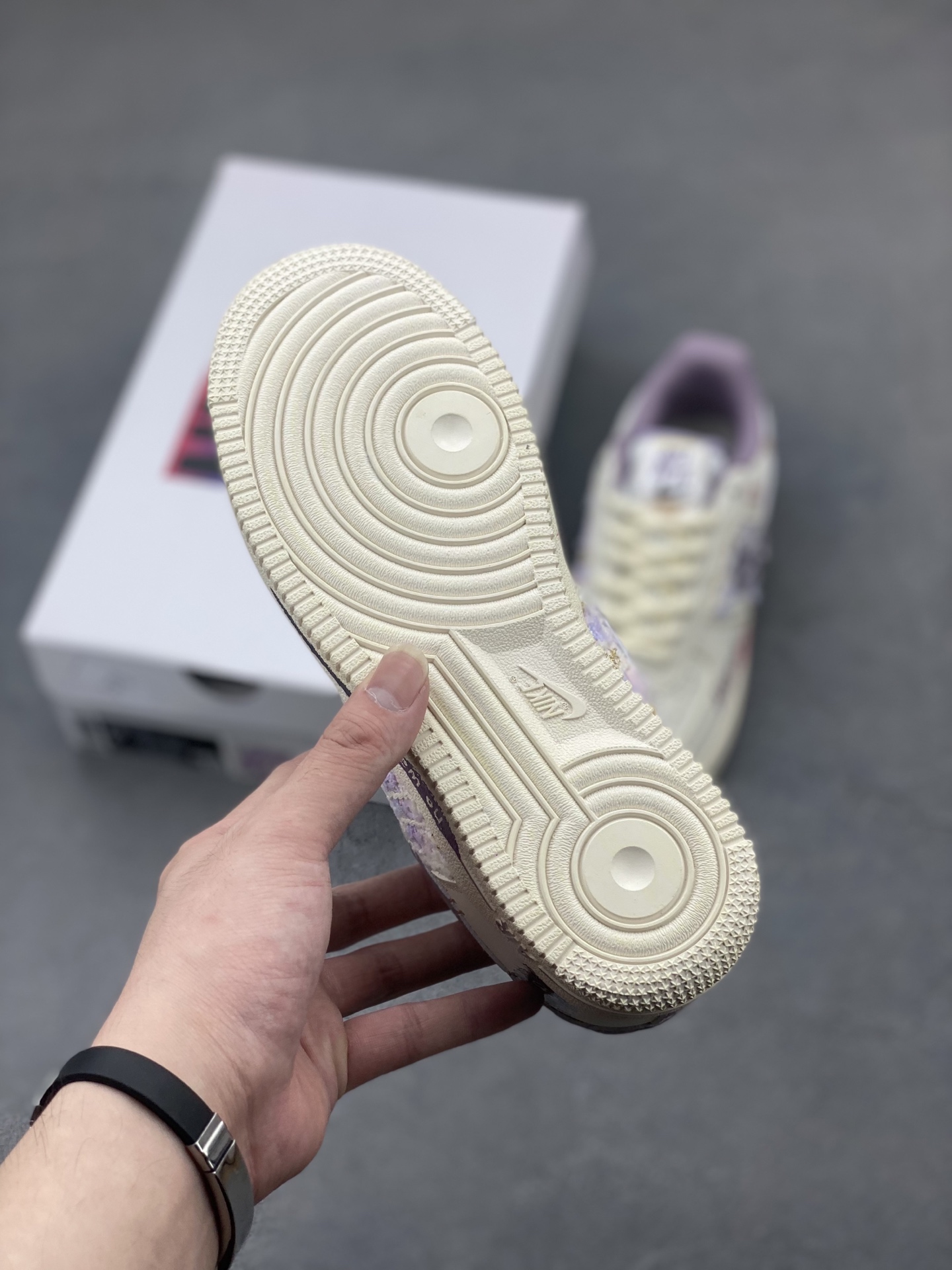 Nike Air Force 1 '07 Low Sneakers - Limited Edition, Premium Comfort 7 i1748028614933 4375 0 5