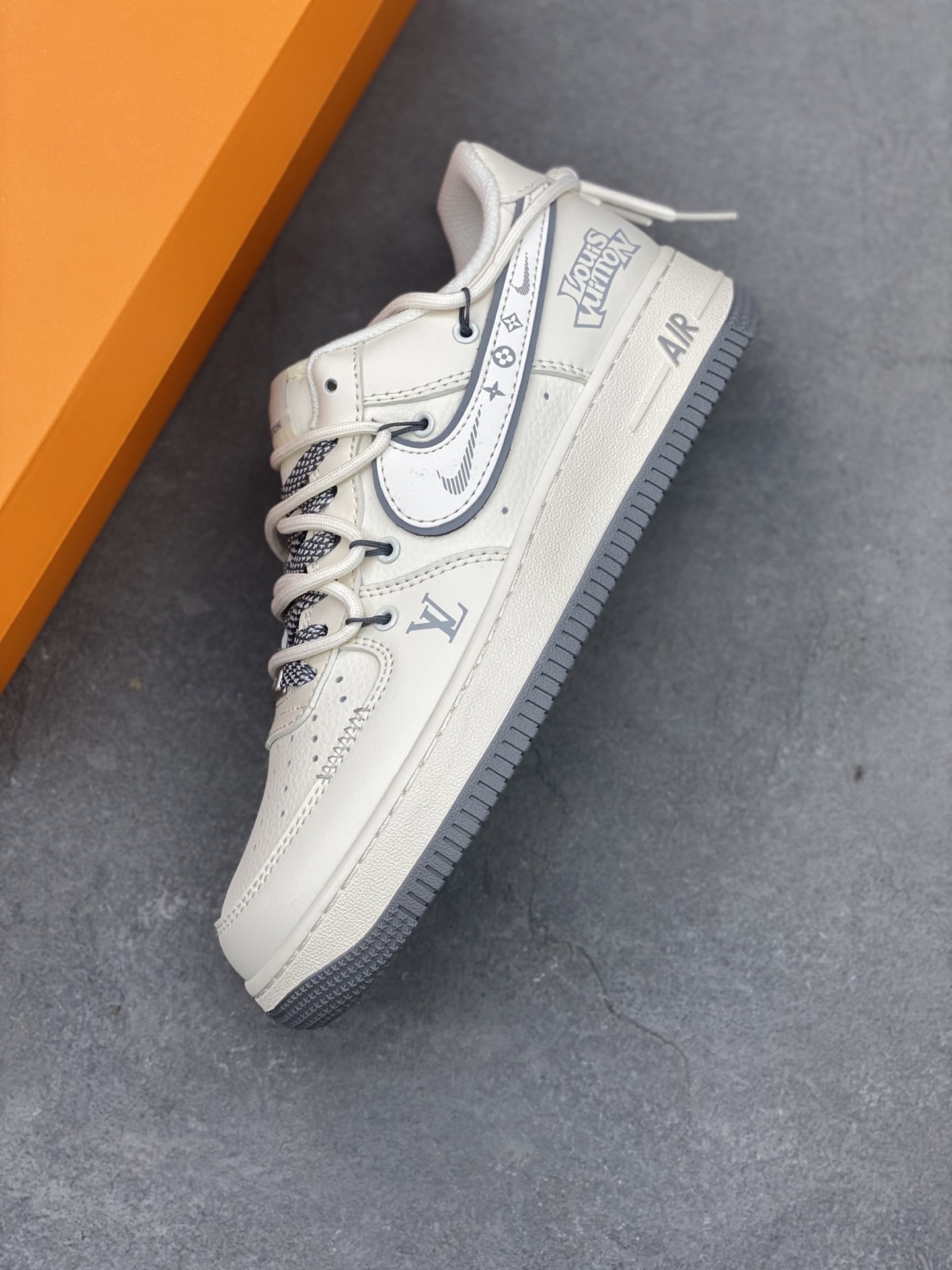 Nike Air Force 1 '07 Low Louis Vuitton Custom Sneakers - Limited Edition 8 i1748028661656 2986 0 6