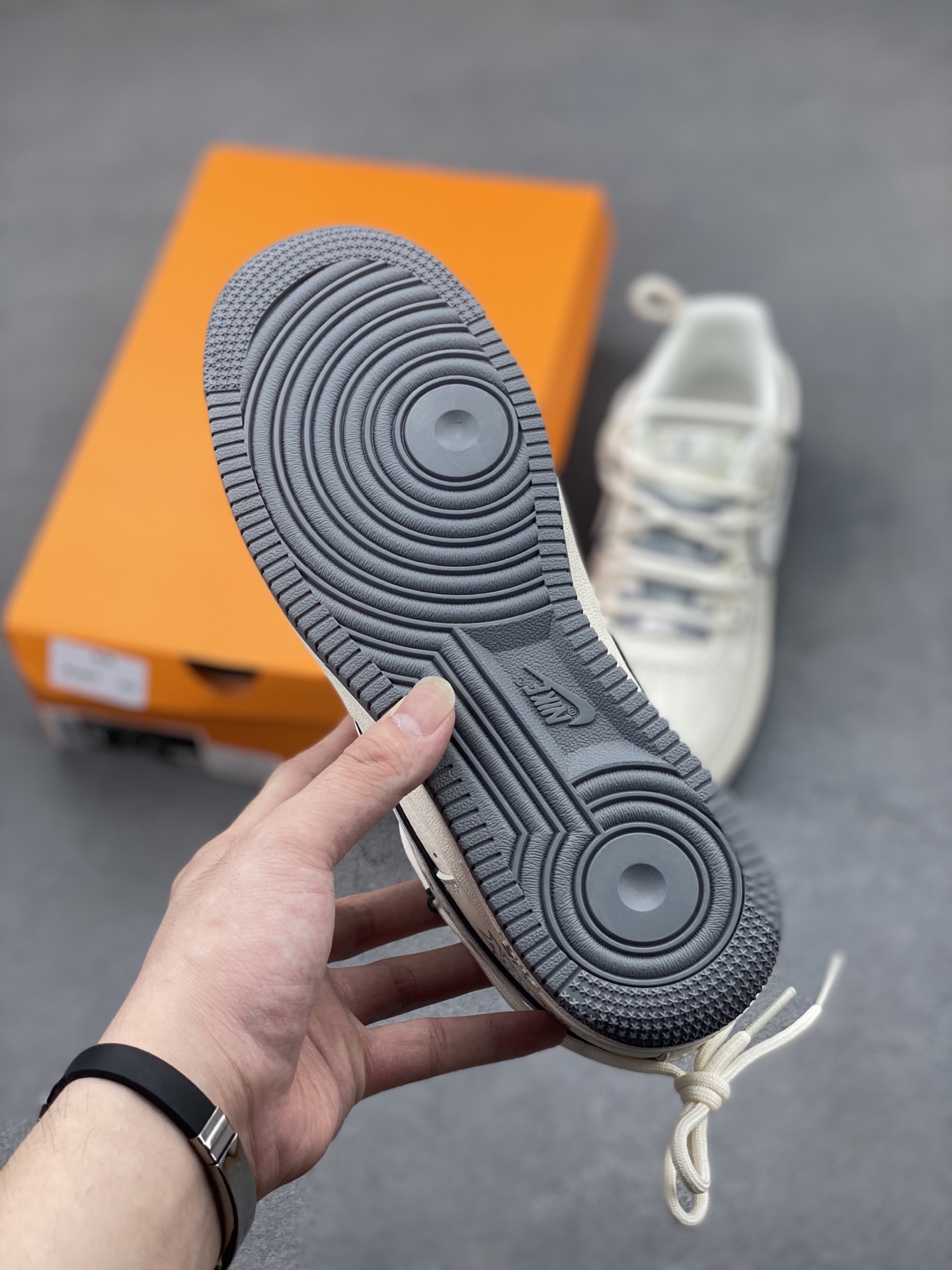 Nike Air Force 1 '07 Low Louis Vuitton Custom Sneakers - Limited Edition 7 i1748028661665 2316 0 5