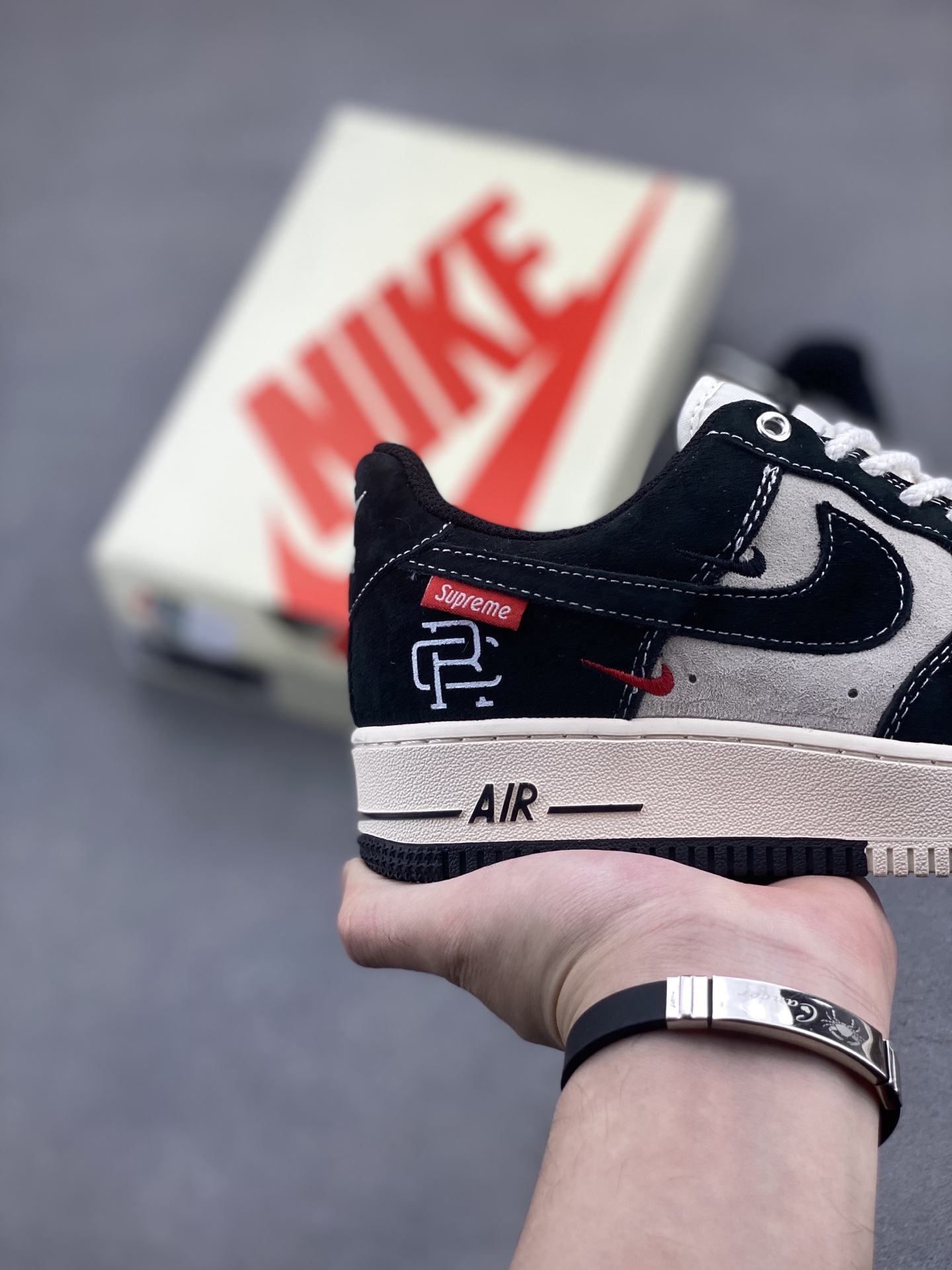 Nike Air Force 1 '07 Low Sneakers - Limited Edition, Company Grade 6 i1748028894765 134 0 4