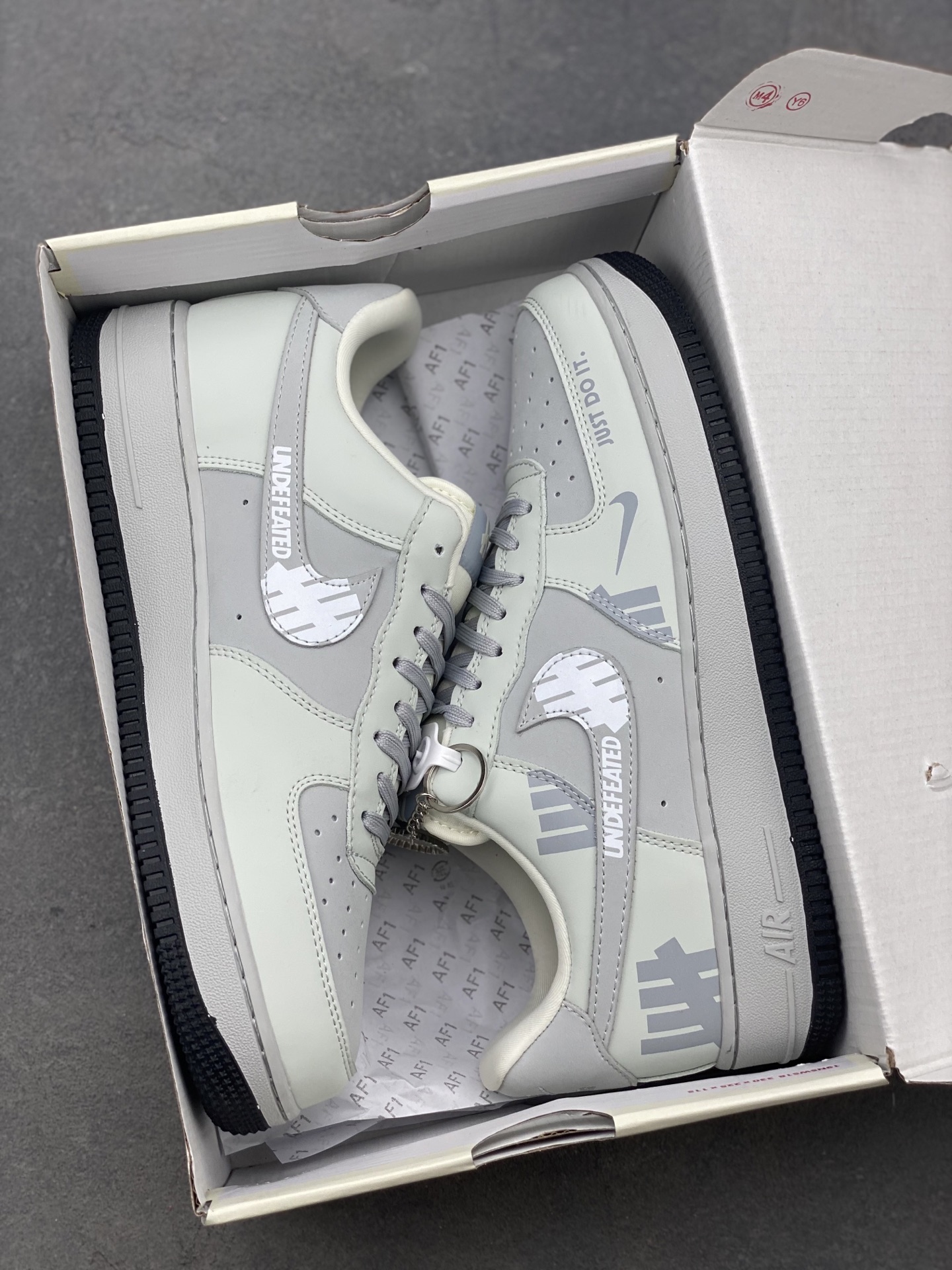 Nike X Undefeated Air Force 1 '07 Low Sneakers - Limited Edition 10 i1748116390834 5520 0 8