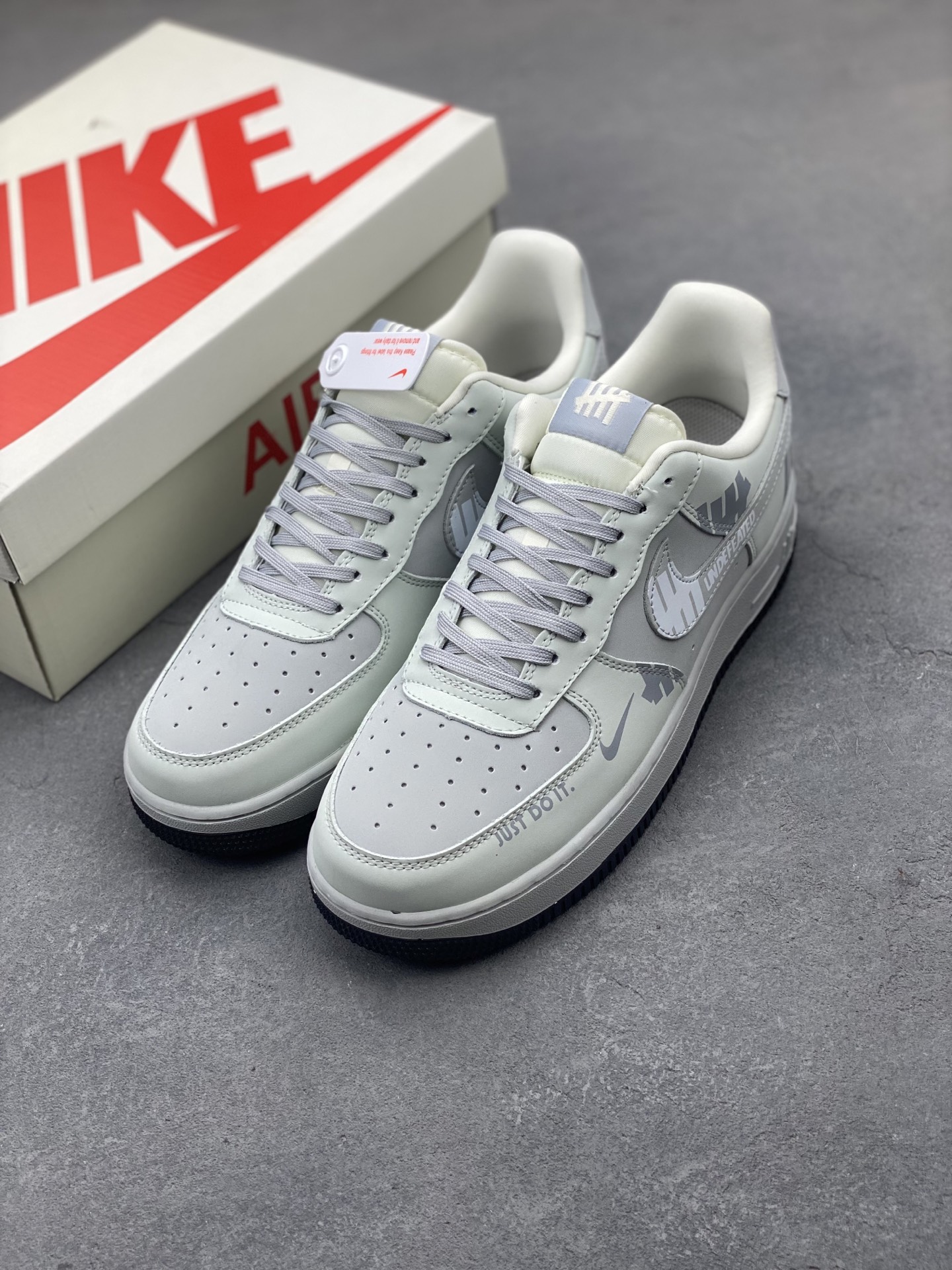 Nike X Undefeated Air Force 1 '07 Low Sneakers - Limited Edition 9 i1748116403105 1397 0 7
