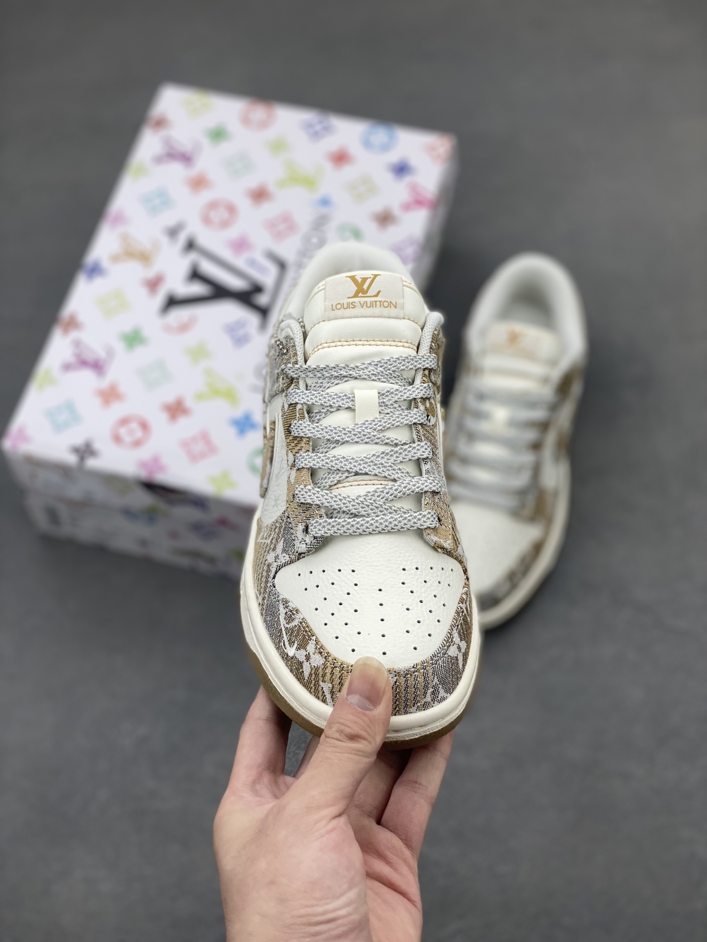 Nike SB Dunk Low x Louis Vuitton White Blue Men's Sneakers Size 36-45 2 i1748117624857 5239 0 1