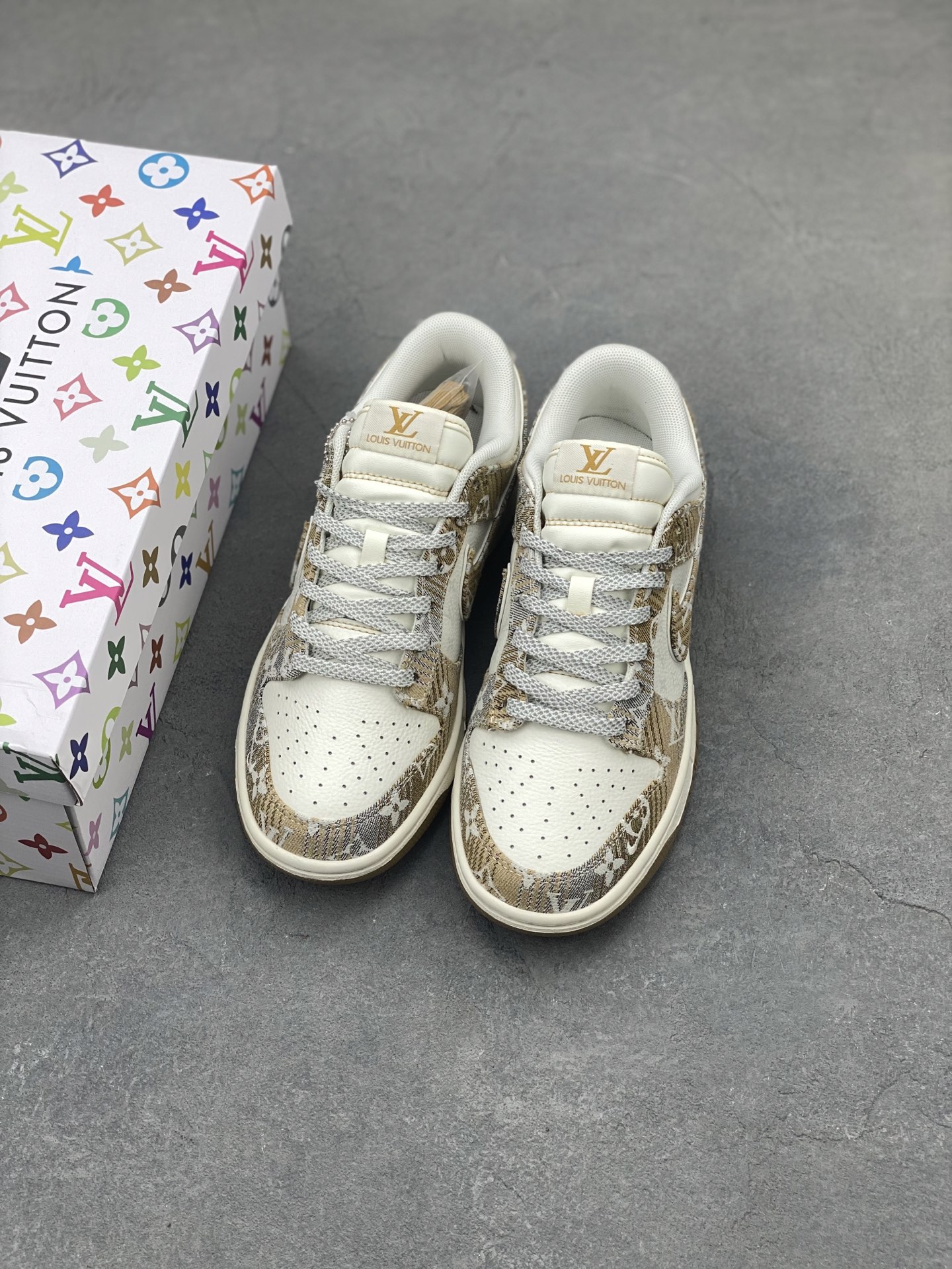 Nike SB Dunk Low x Louis Vuitton White Blue Men's Sneakers Size 36-45 8 i1748117630795 340 0 7