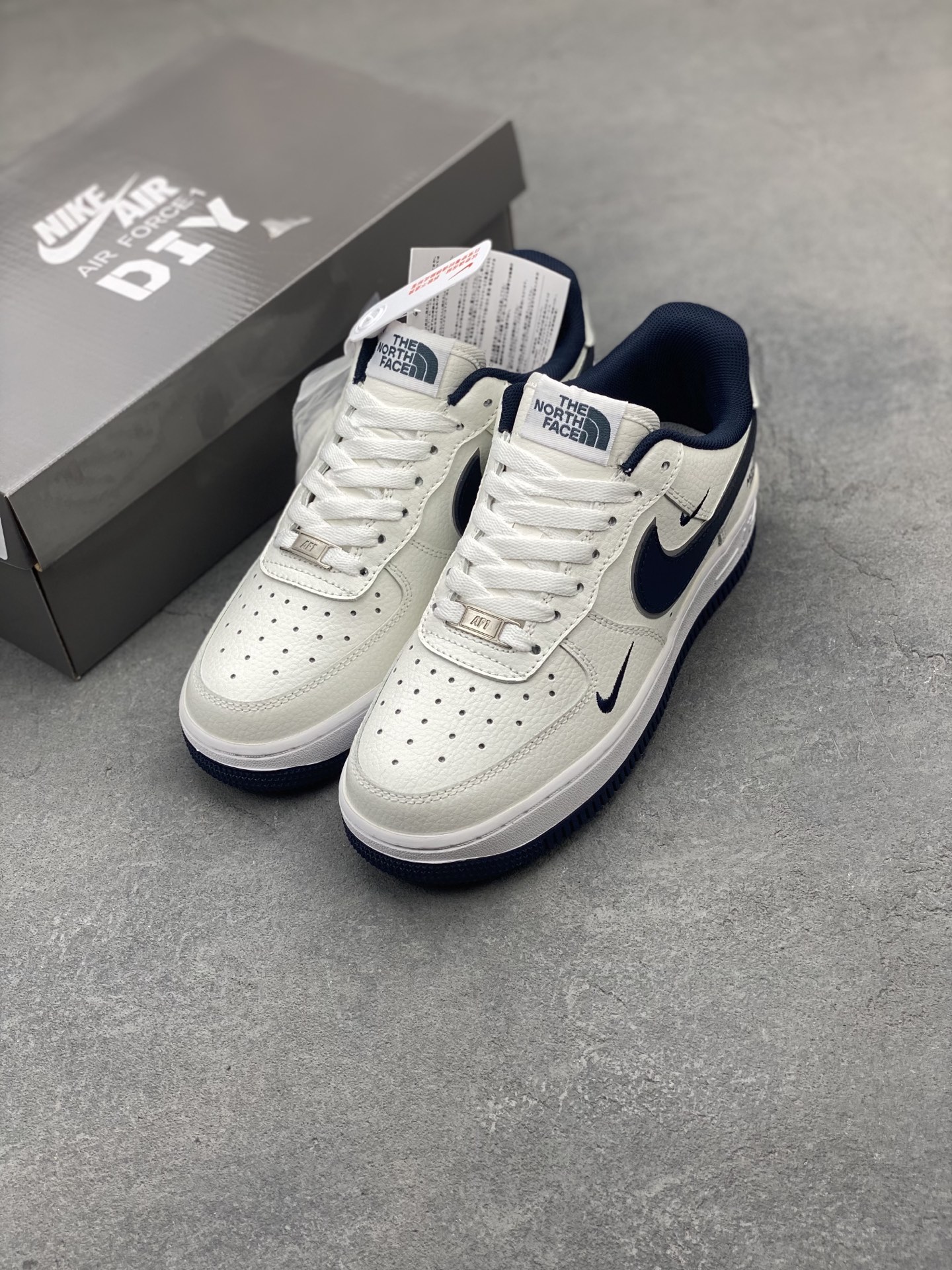 Nike Air Force 1 '07 Low The North Face Edition Sneakers 9 i1748189411315 2625 0 7